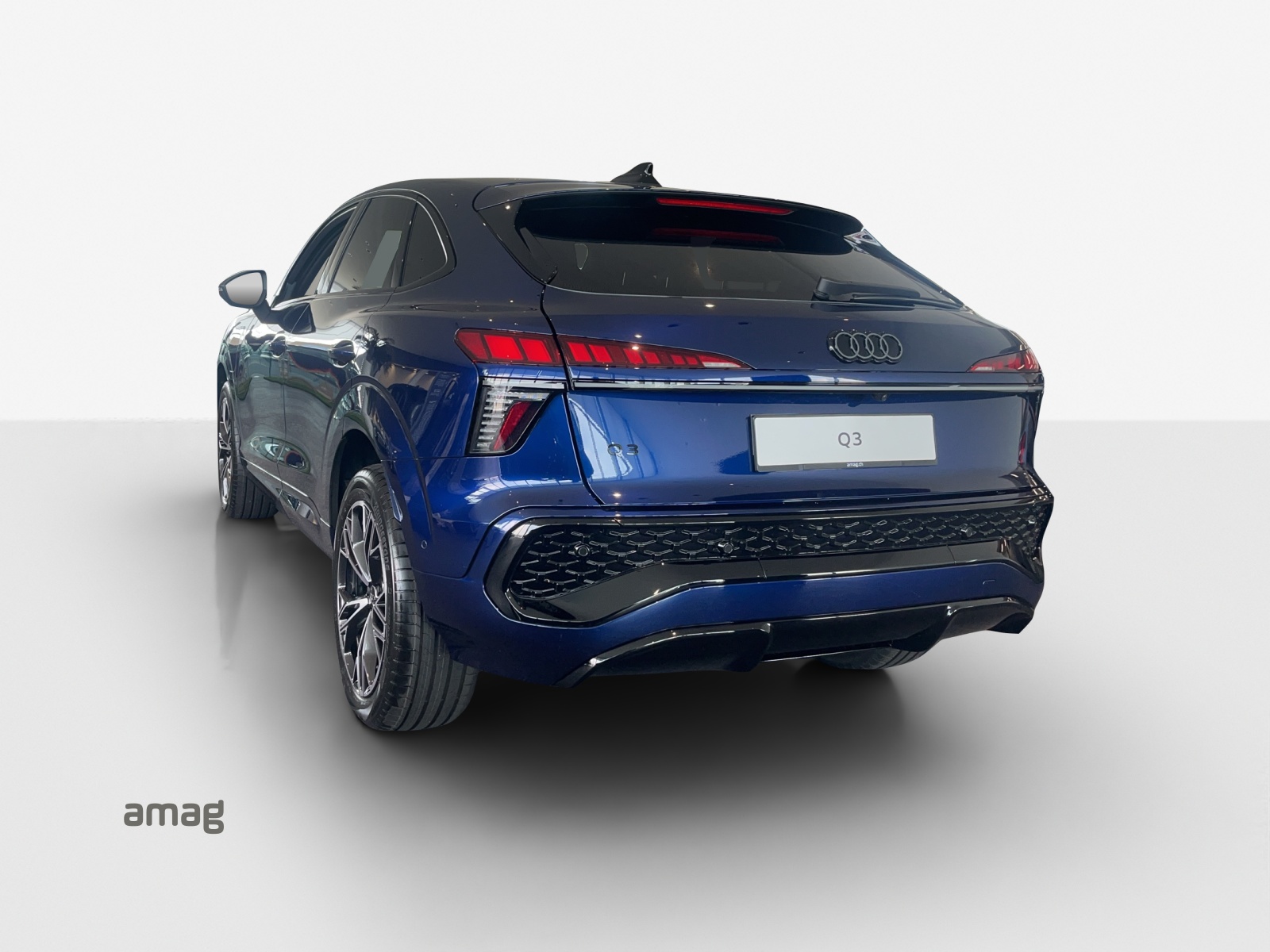 AUDI Q3 Sportback e-hybrid 200 kW S tronig-showroom-element-2