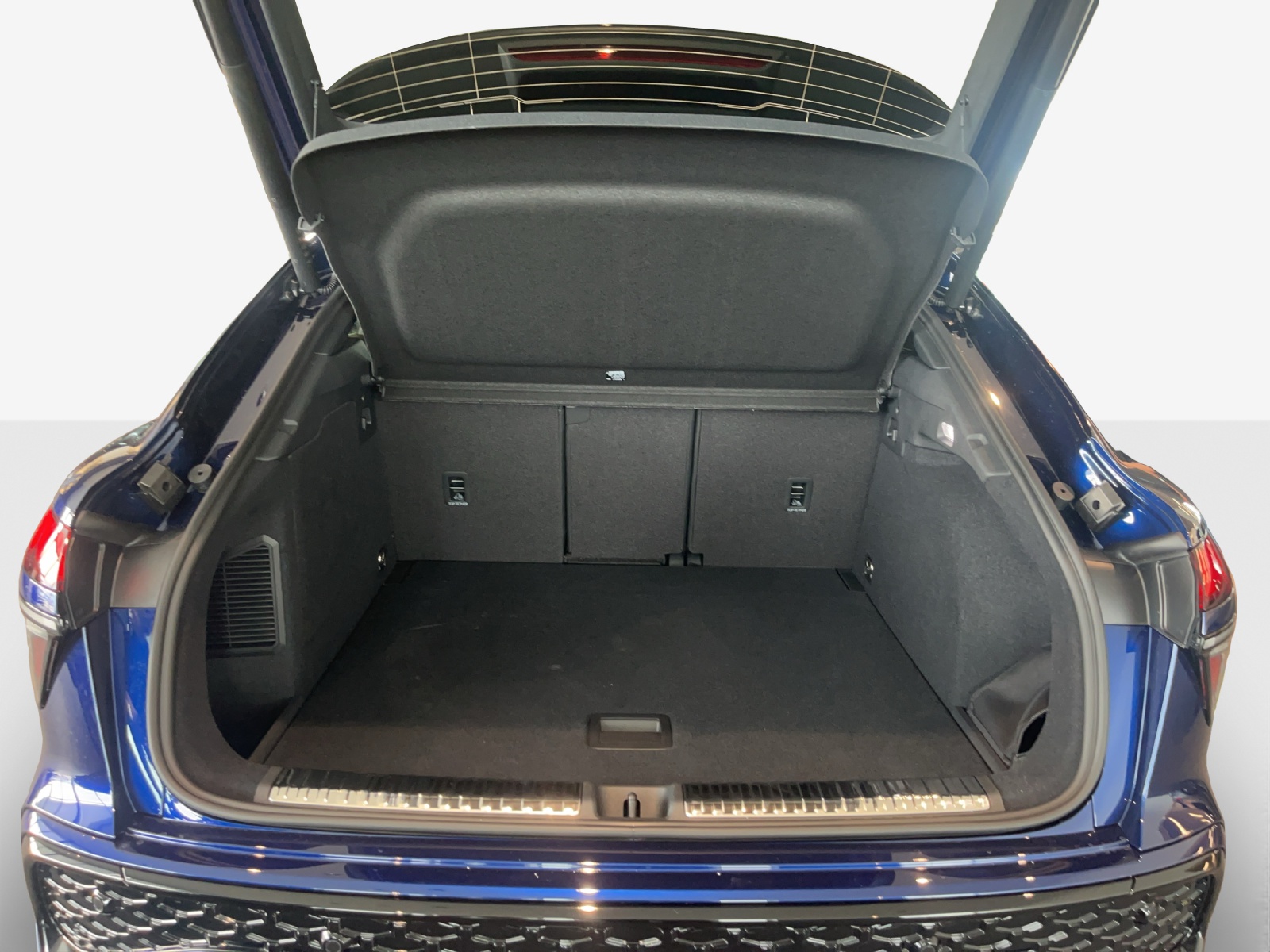 AUDI Q3 Sportback e-hybrid 200 kW S tronig-image-12
