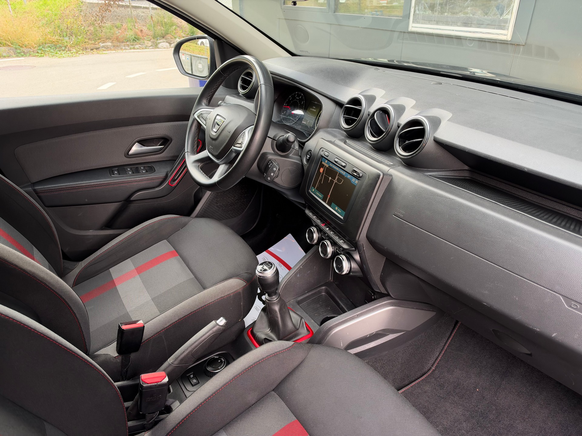 DACIA Duster TCe 150 Prestige 4x4-image-11
