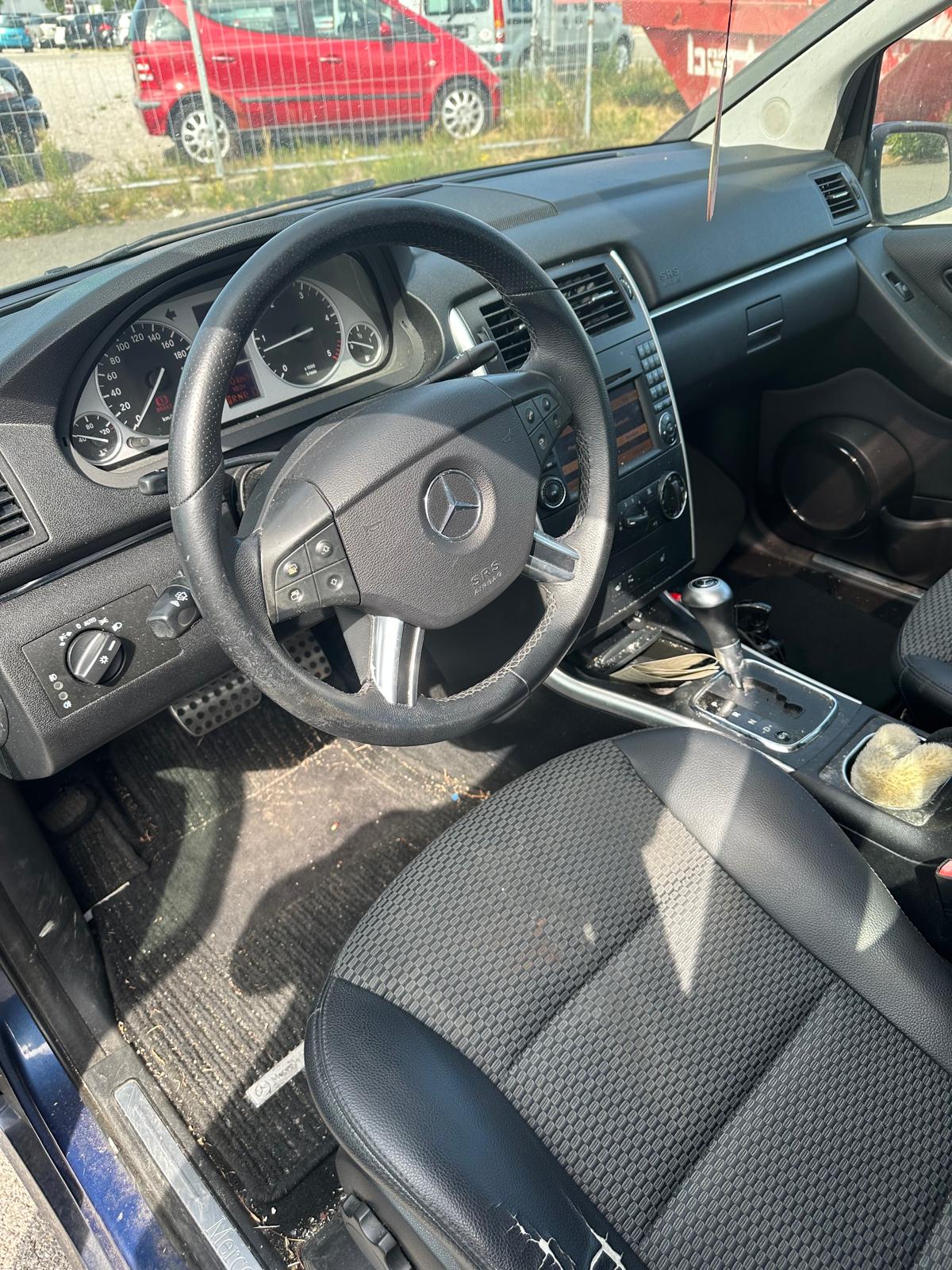 MERCEDES-BENZ B 200 CDI Autotronic-image-6