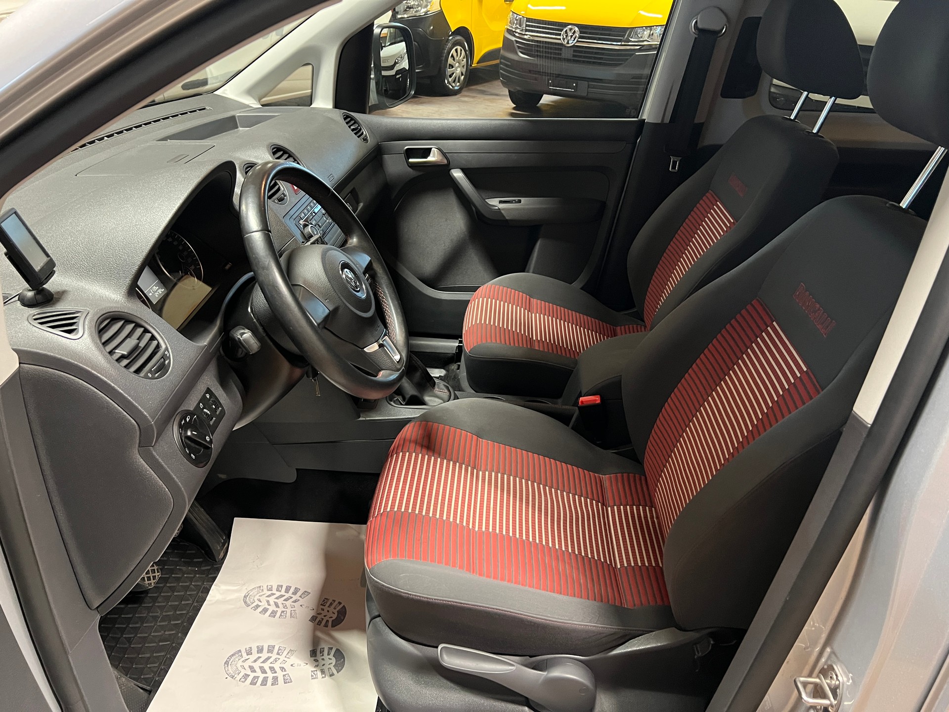 VW Caddy 1.2 TSI Blue Motion Technology Trendline-image-8