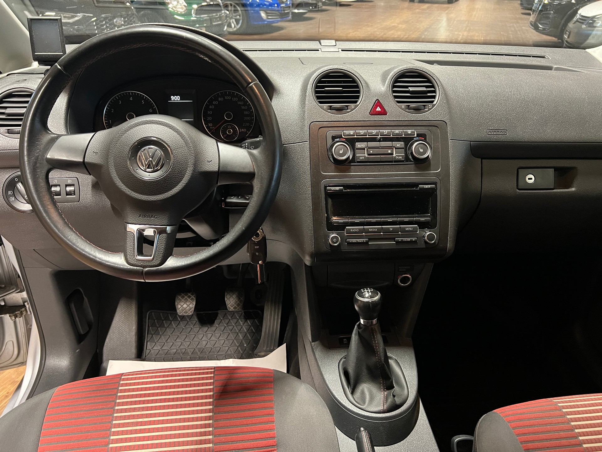 VW Caddy 1.2 TSI Blue Motion Technology Trendline-image-10