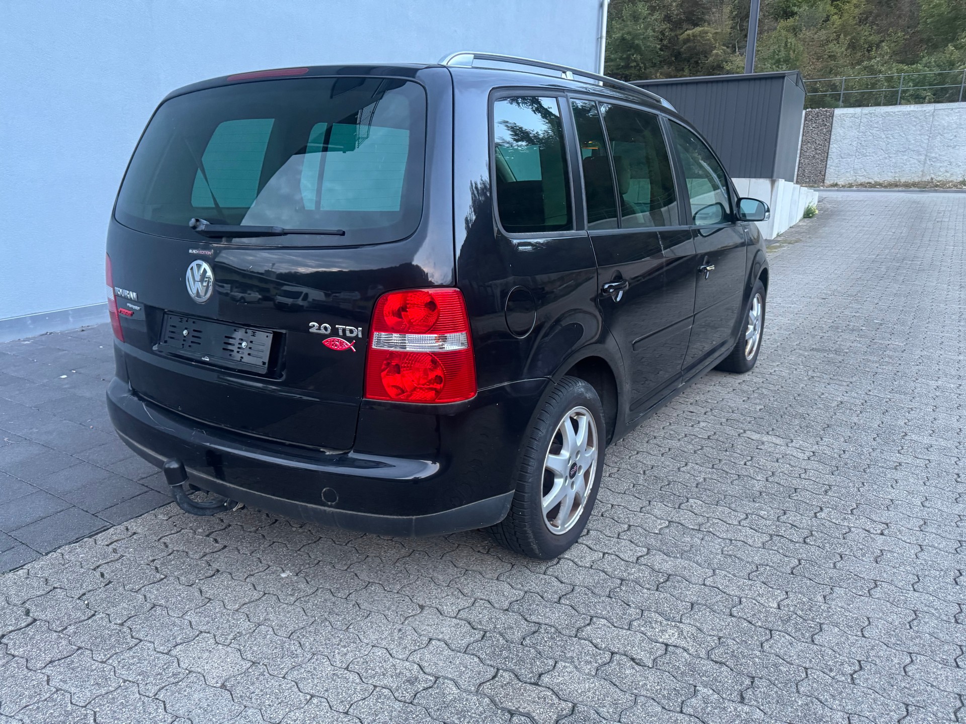 VW Touran 2.0 TDI Highline-image-3