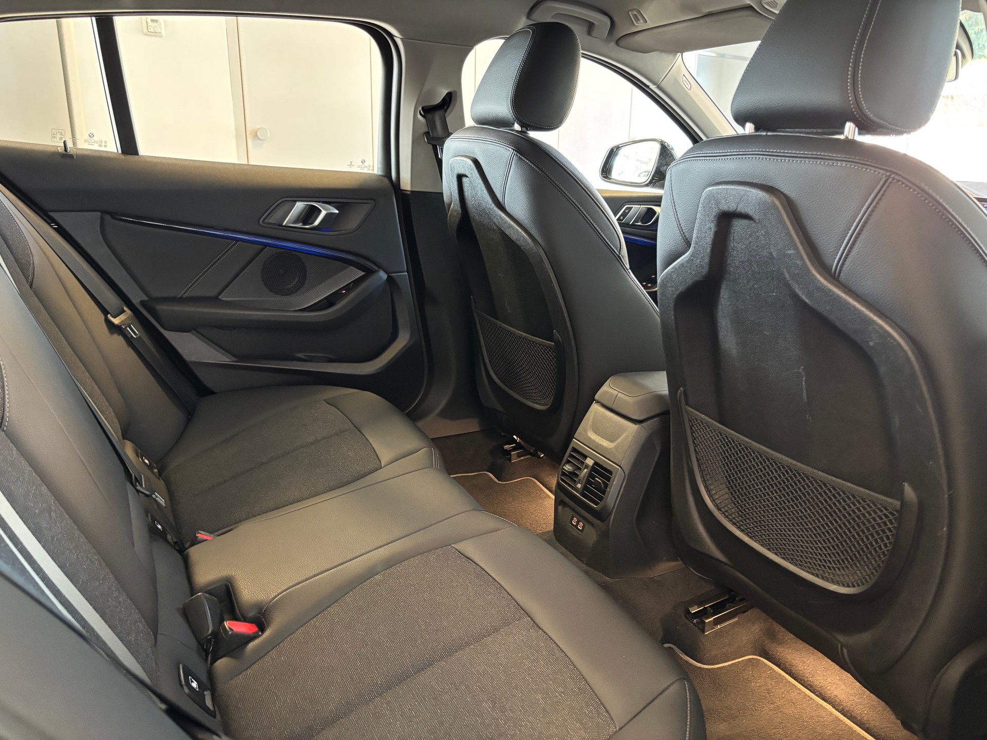 BMW 120i Sport Line Steptronic-image-10