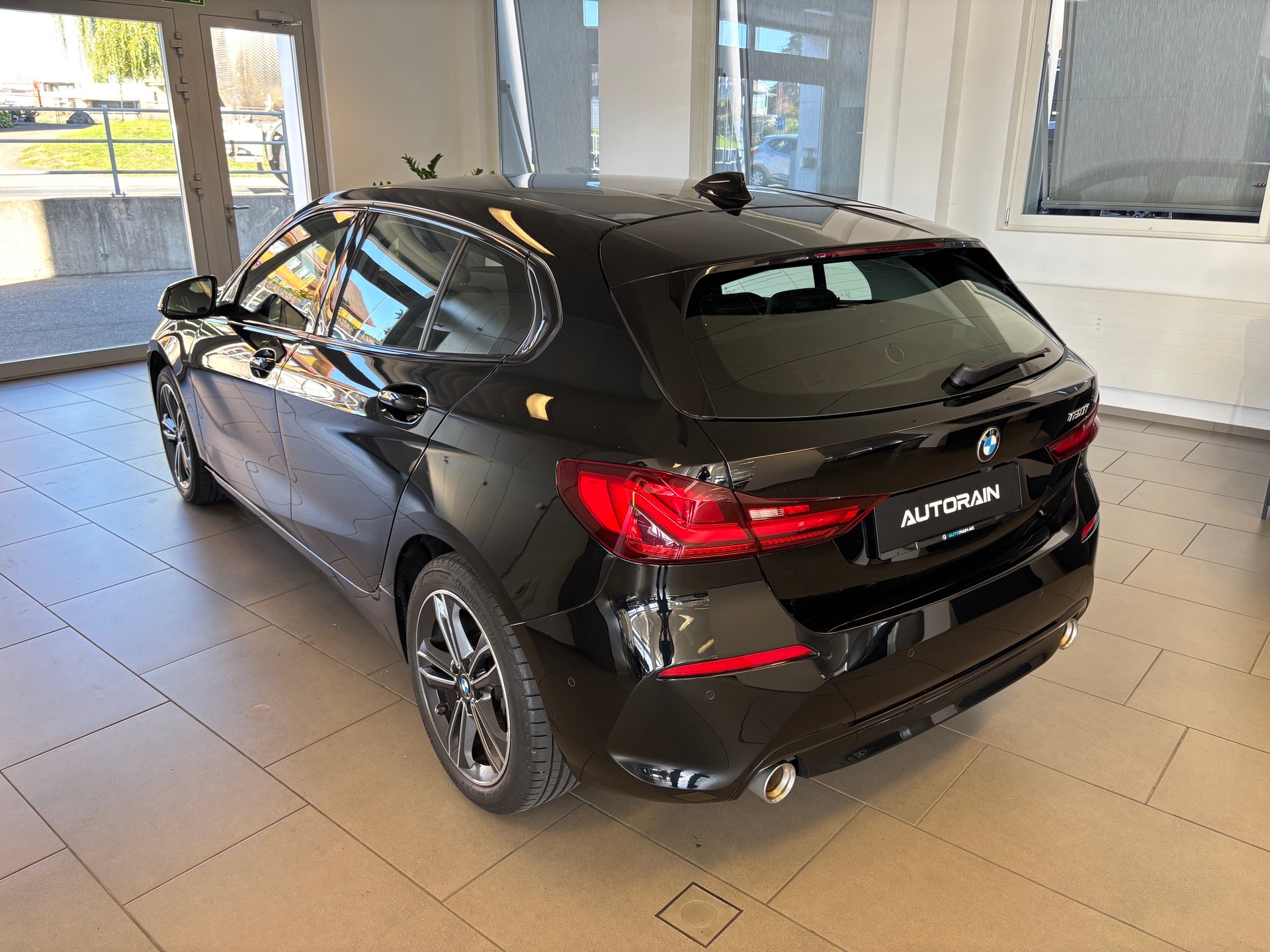BMW 120i Sport Line Steptronic-image-3