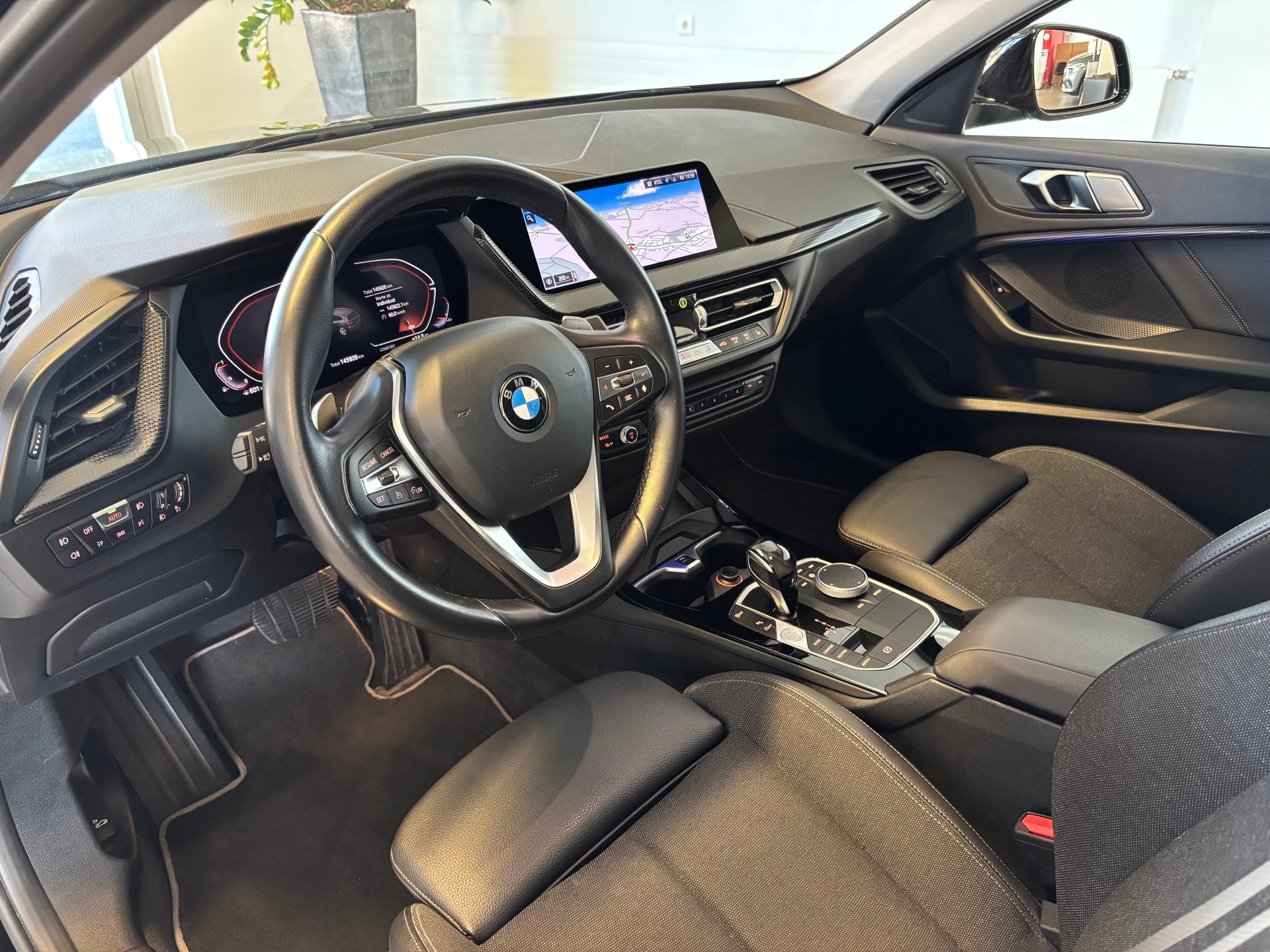 BMW 120i Sport Line Steptronic-image-4
