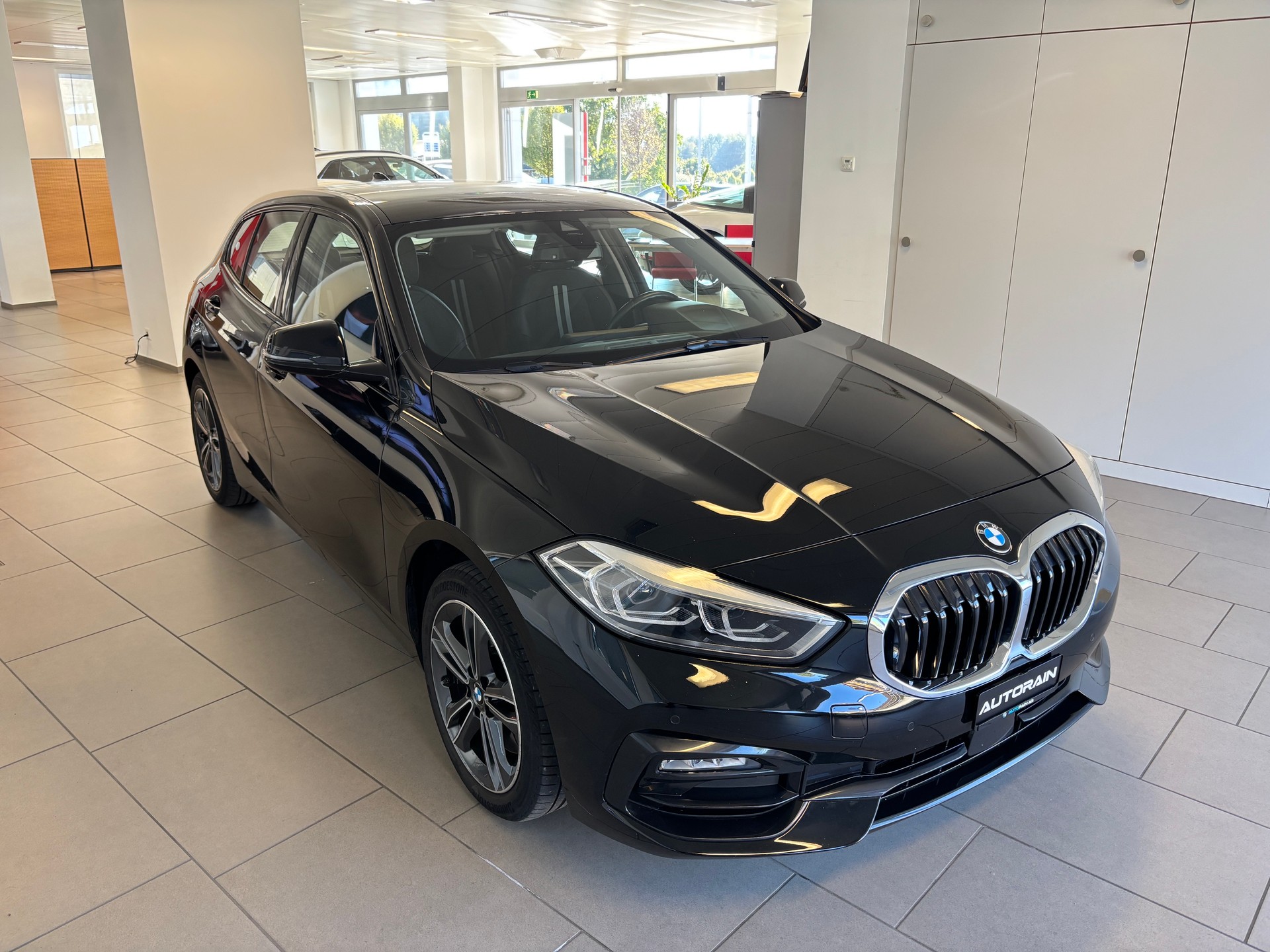 BMW 120i Sport Line Steptronic-image-1