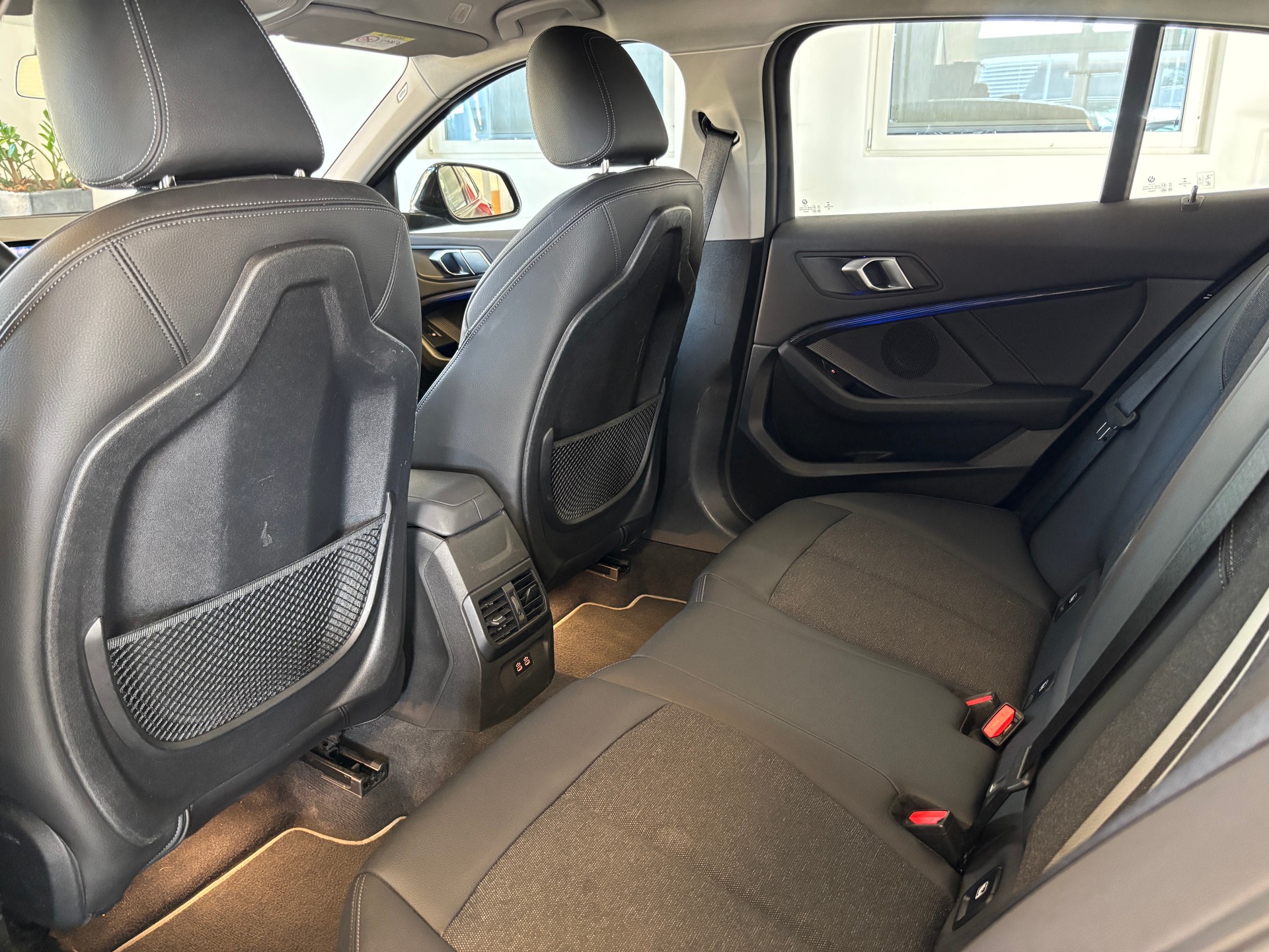 BMW 120i Sport Line Steptronic-image-11
