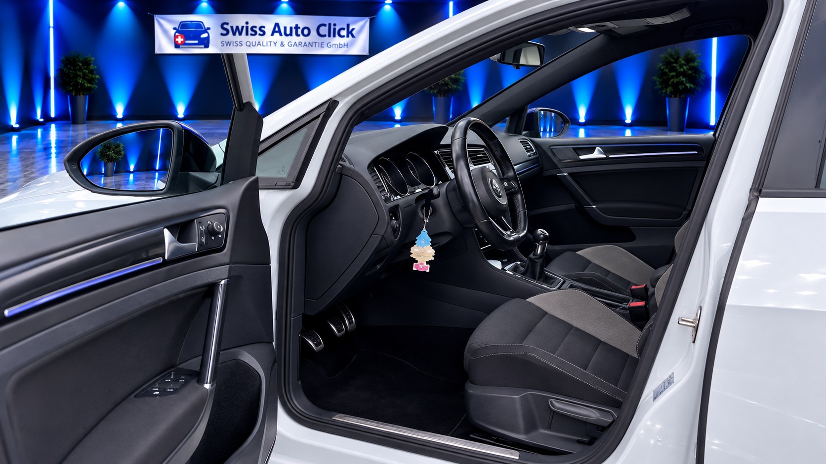 VW Golf 2.0 TSI R 4Motion-image-9