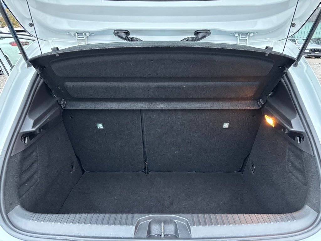 RENAULT Clio 1.6 E-Tech Intens-image-15