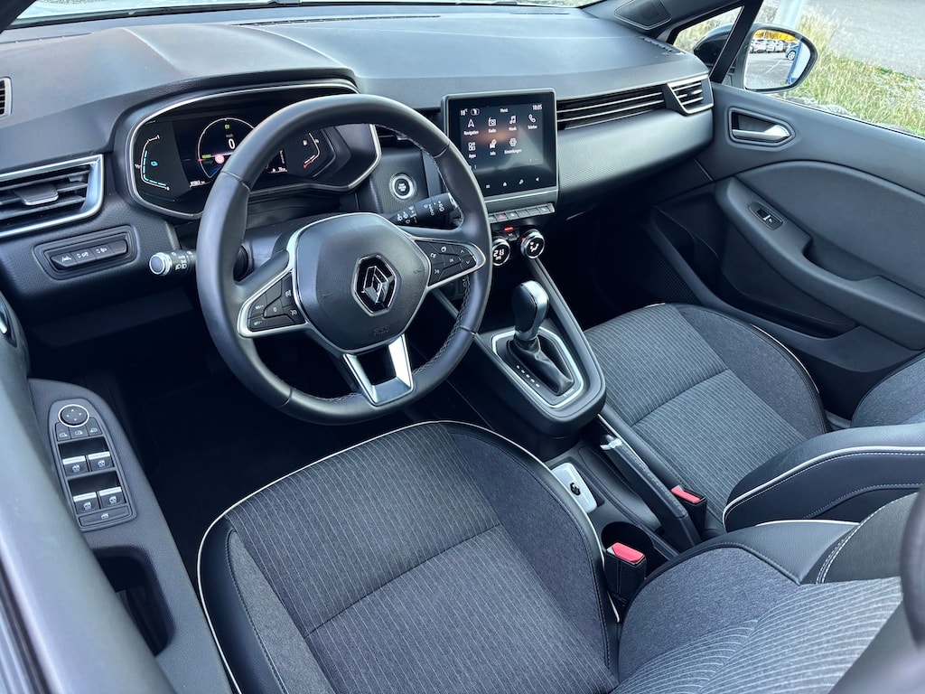 RENAULT Clio 1.6 E-Tech Intens-image-8