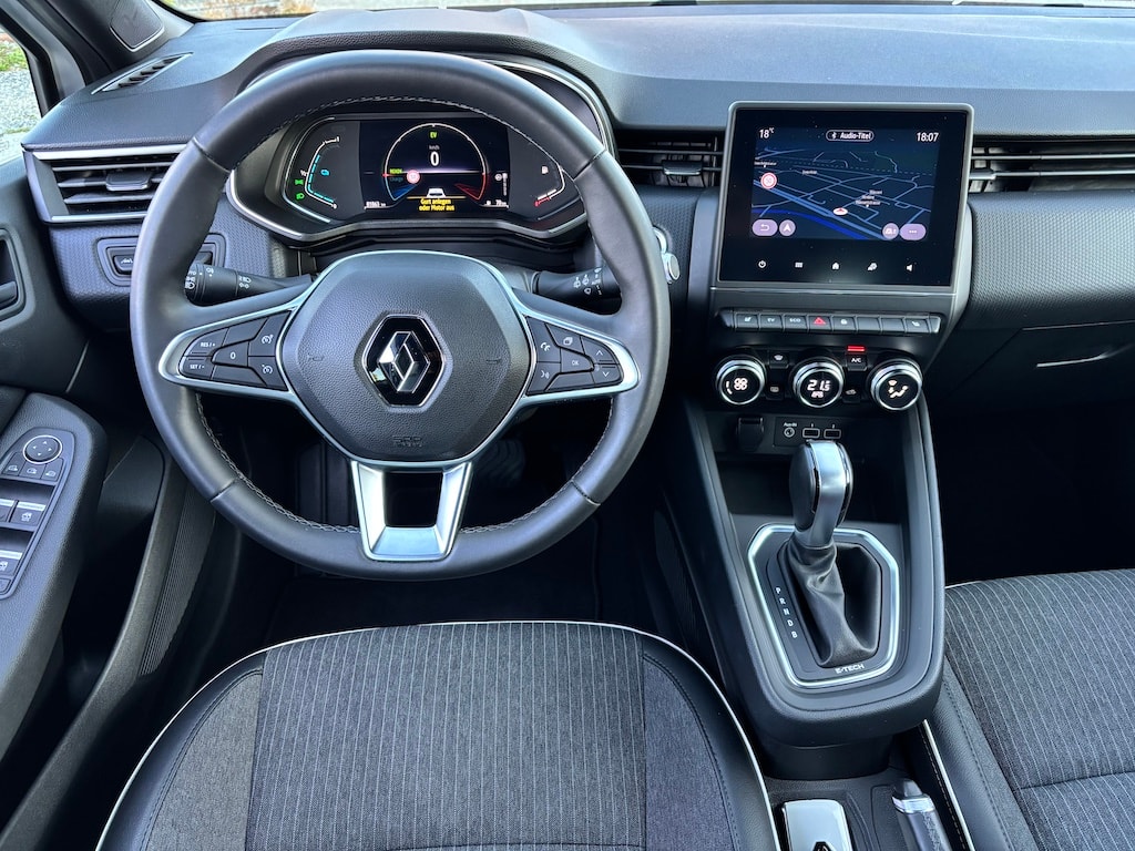 RENAULT Clio 1.6 E-Tech Intens-image-9