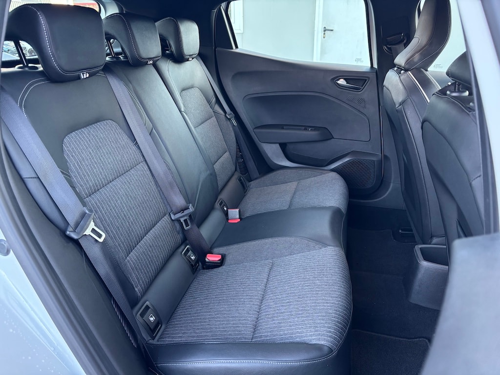 RENAULT Clio 1.6 E-Tech Intens-image-14
