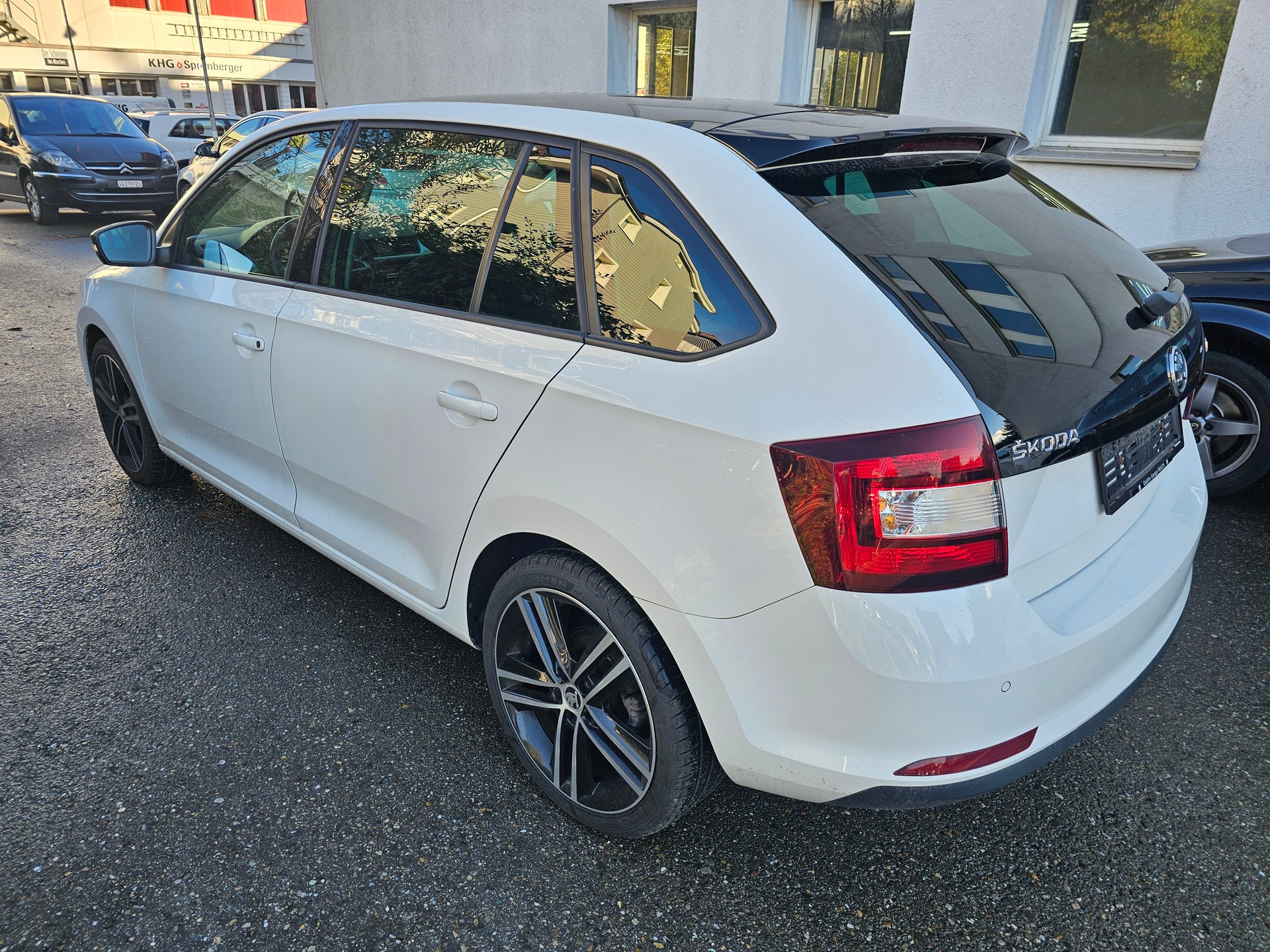 SKODA Rapid Spaceback 1.2 TSI Ambition-image-8