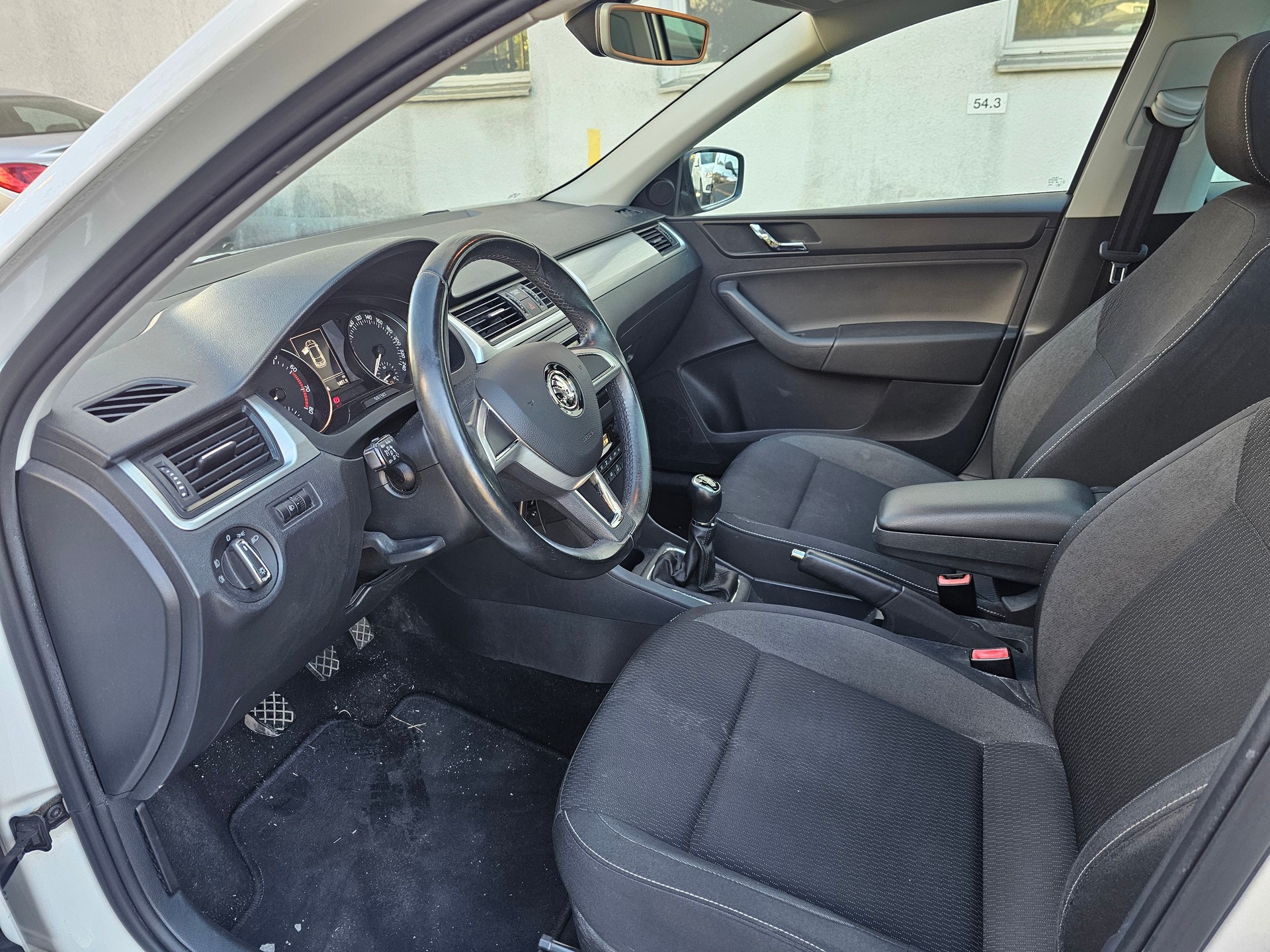 SKODA Rapid Spaceback 1.2 TSI Ambition-image-5