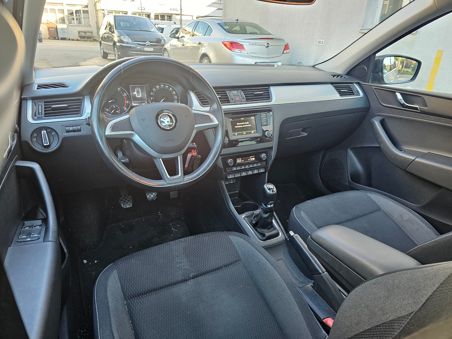 SKODA Rapid Spaceback 1.2 TSI Ambition-image-6