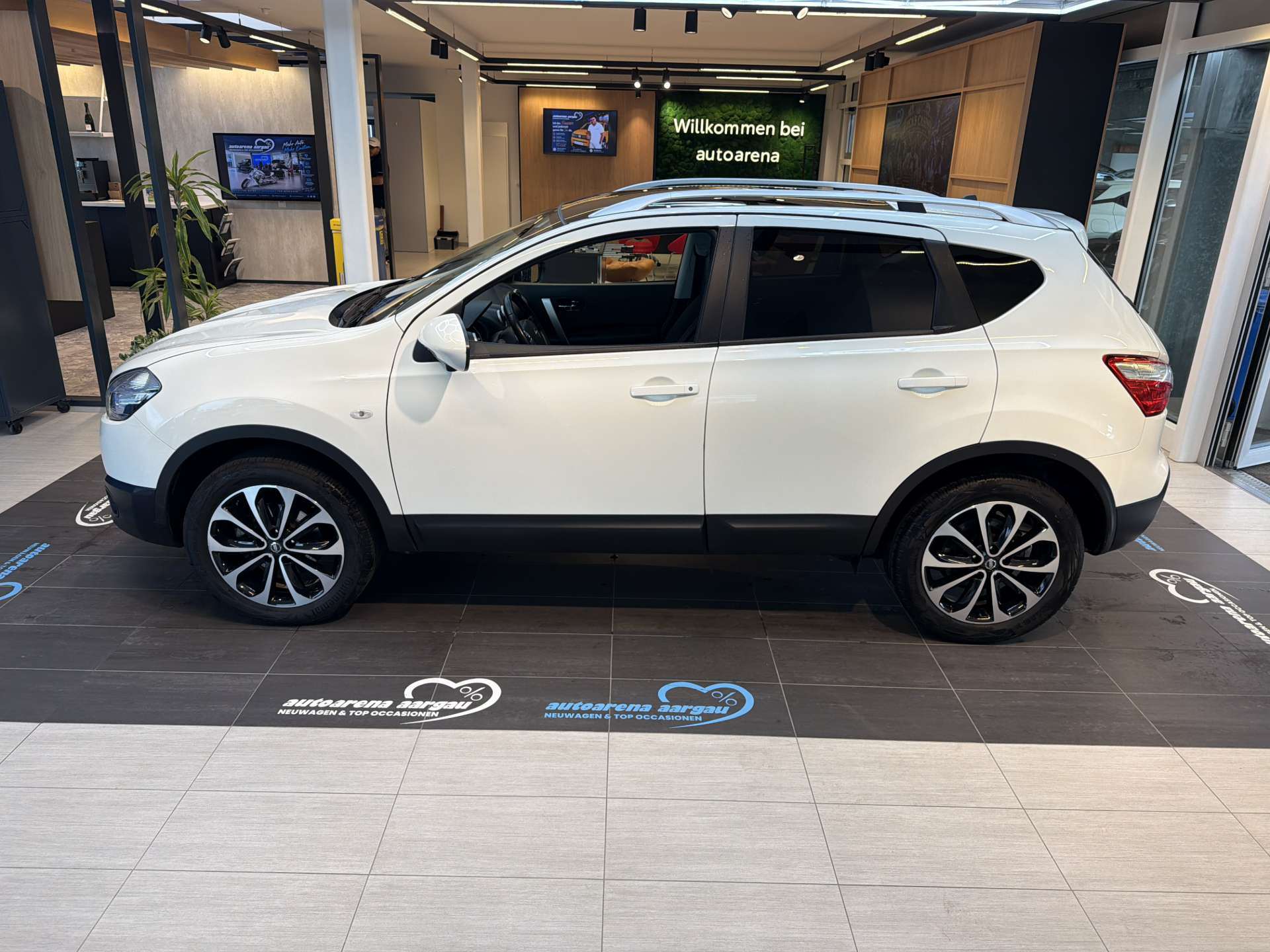 NISSAN Qashqai 2.0 acenta XTronic CVT-Automat-image-13