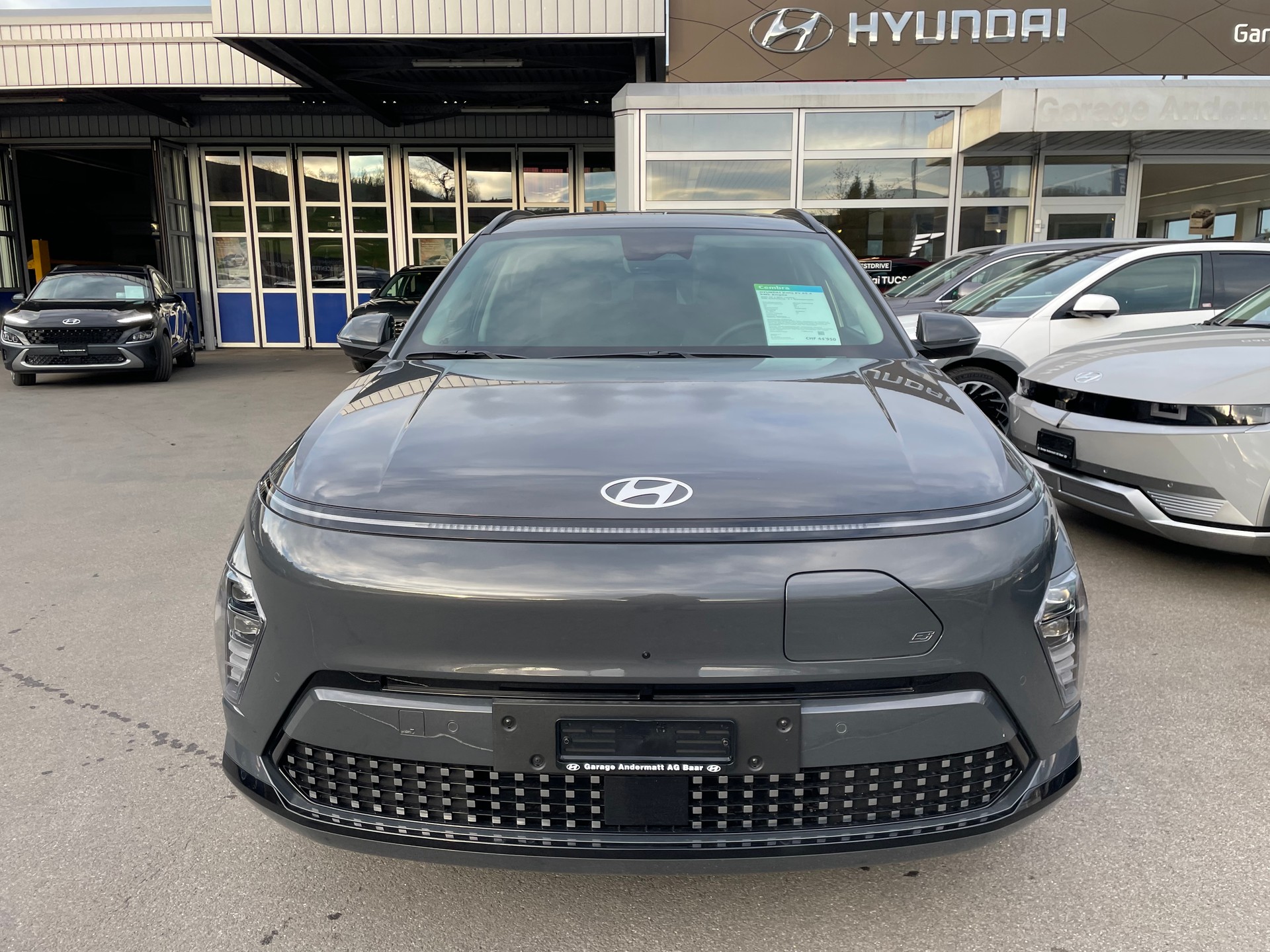 HYUNDAI Kona EV 65.4 kWh Amplia-image-2