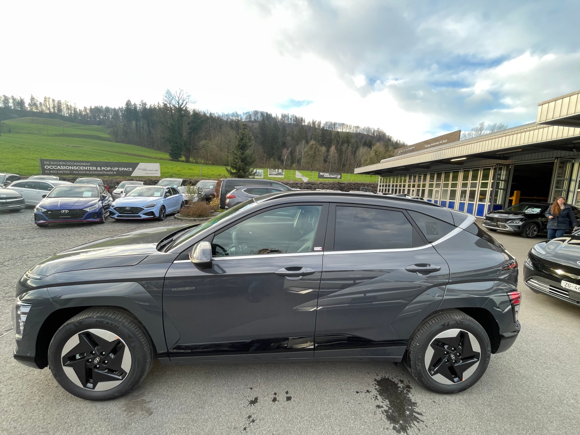 HYUNDAI Kona EV 65.4 kWh Amplia-image-5