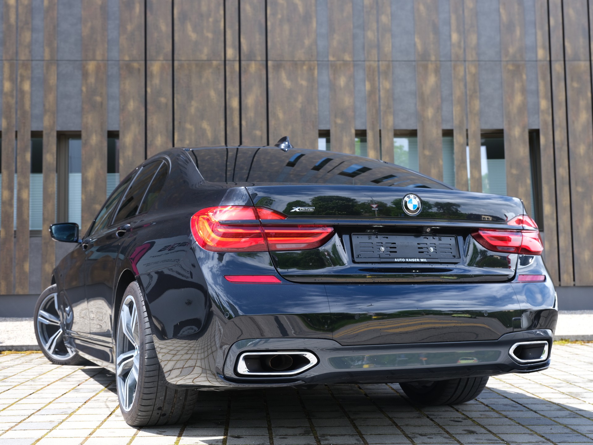BMW 730d xDrive Steptronic-image-10