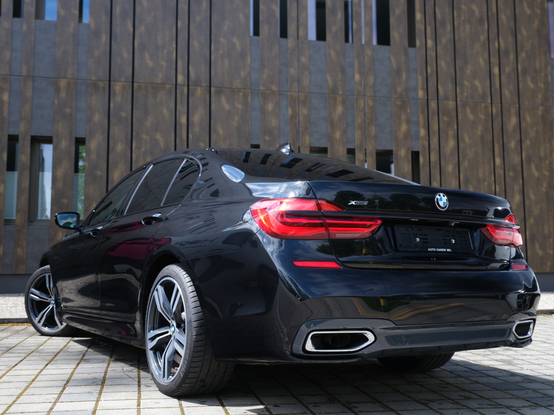 BMW 730d xDrive Steptronic-image-8
