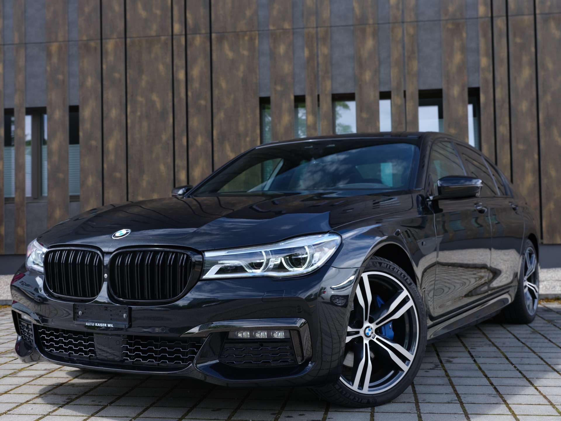 BMW 730d xDrive Steptronic-image-0