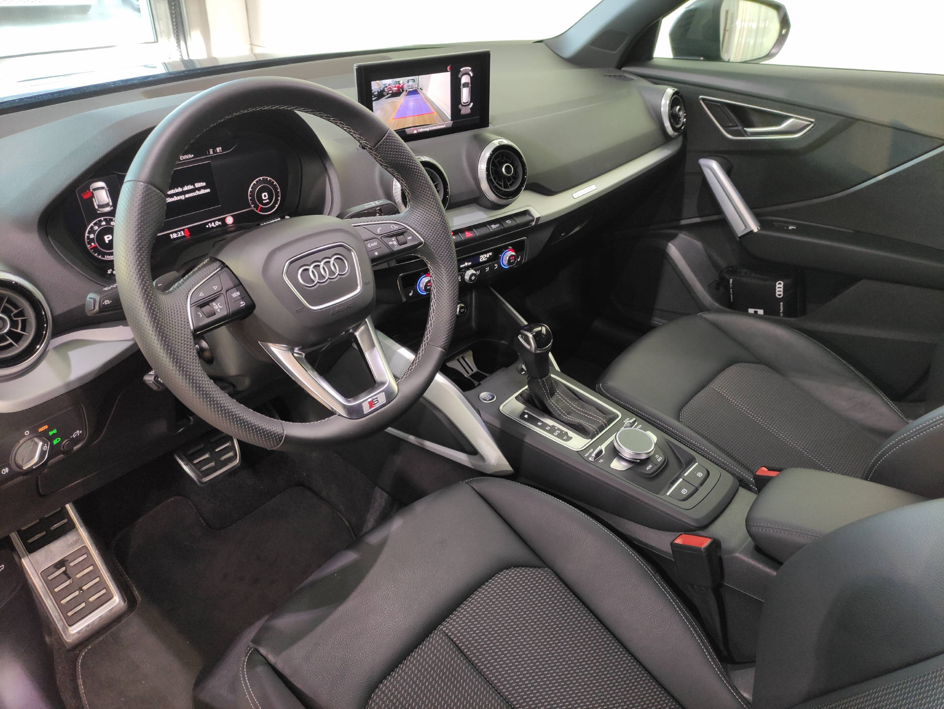AUDI Q2 40 TFSI S-Line quattro S-Tronic-image-4