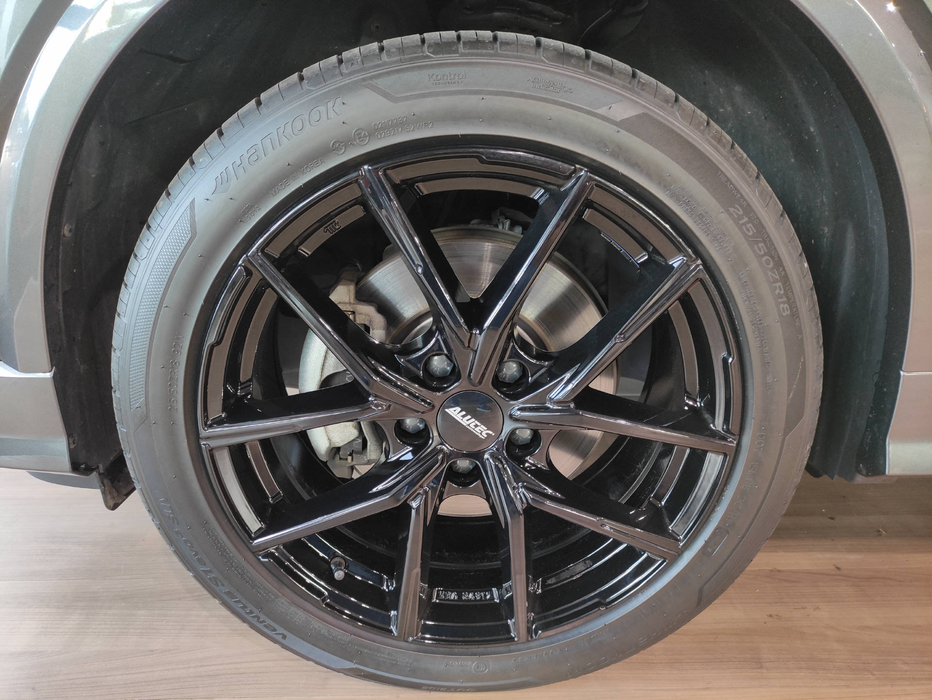 AUDI Q2 40 TFSI S-Line quattro S-Tronic-image-2