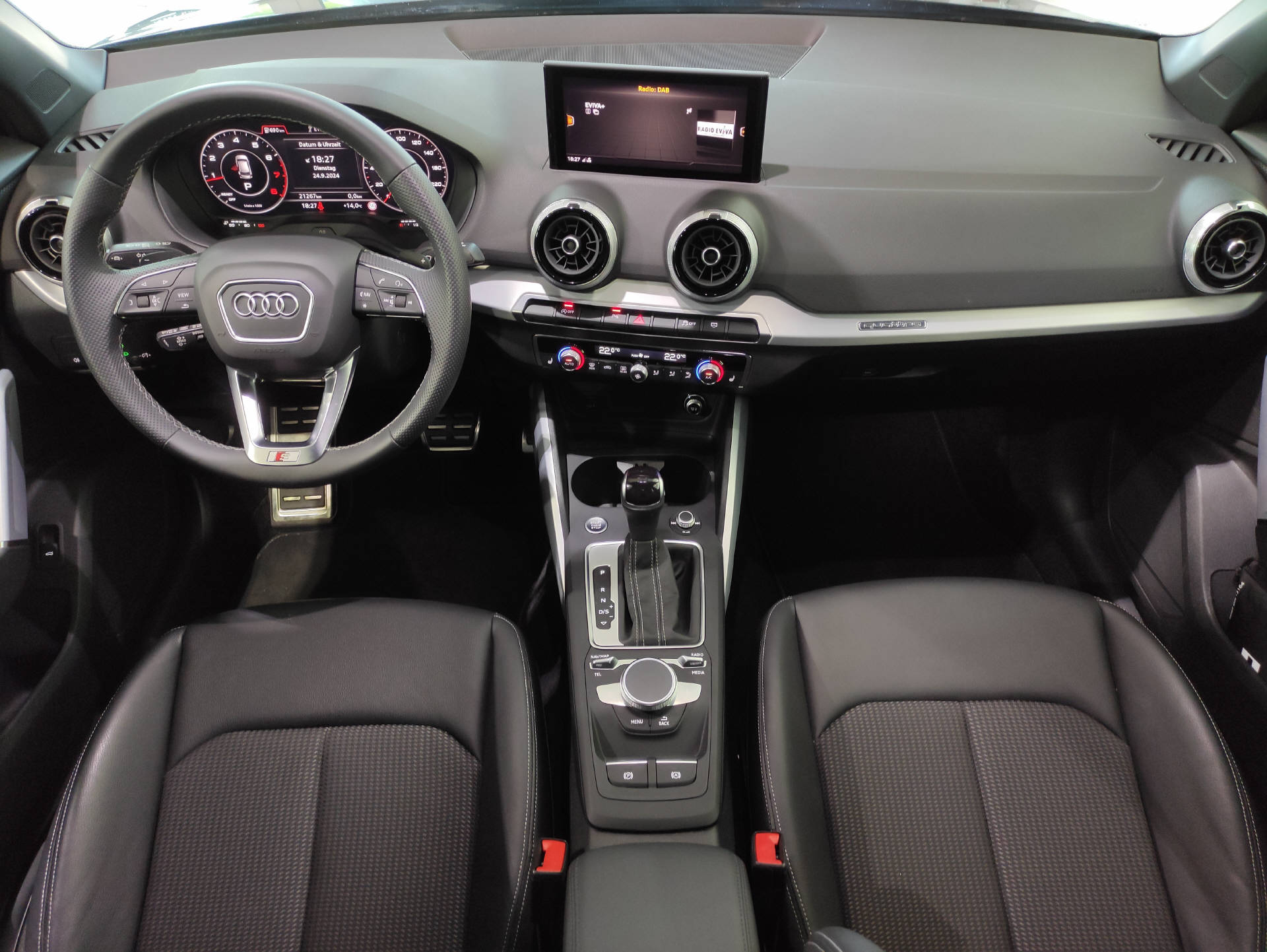 AUDI Q2 40 TFSI S-Line quattro S-Tronic-image-12