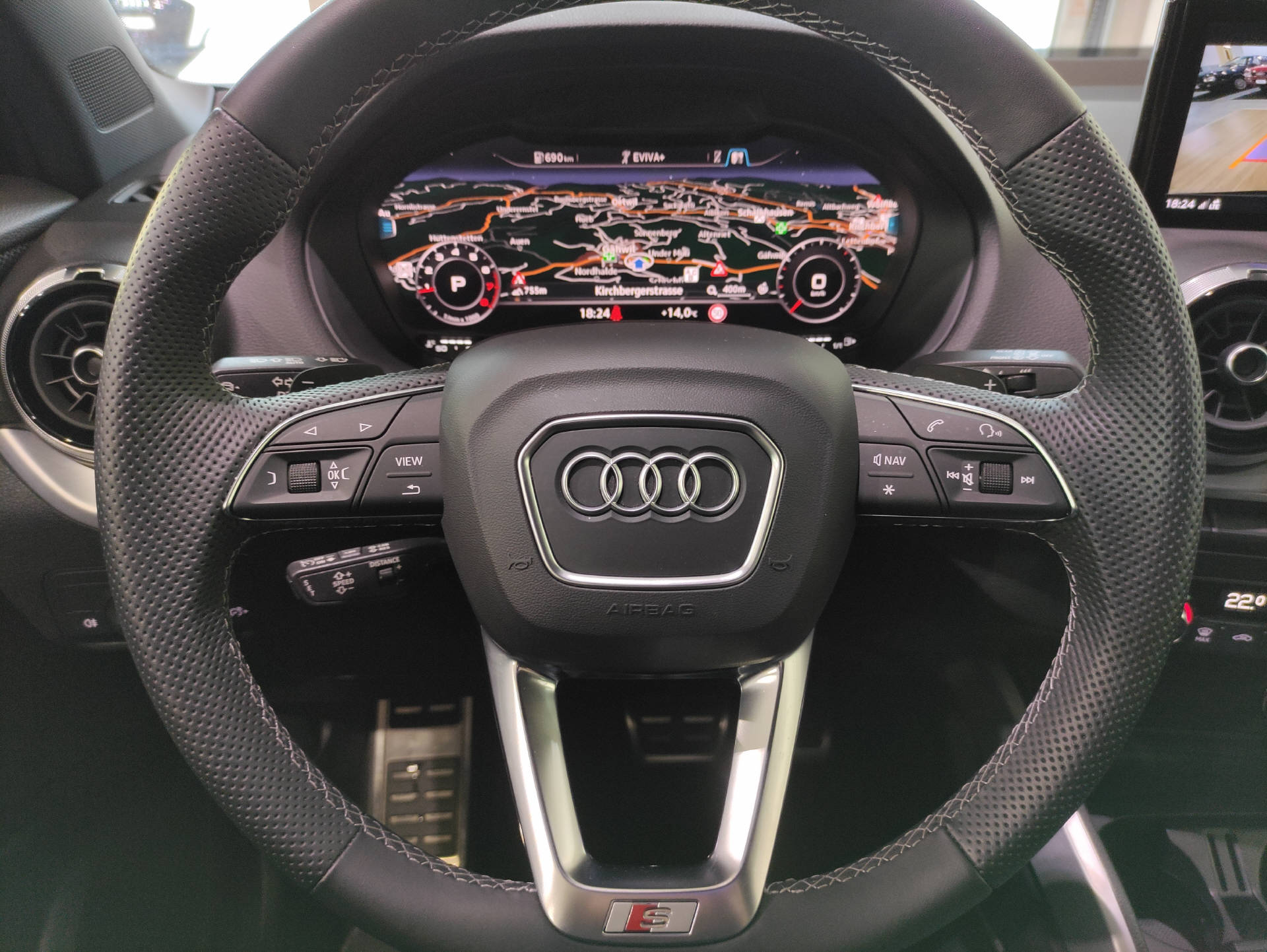 AUDI Q2 40 TFSI S-Line quattro S-Tronic-image-6