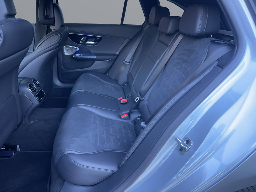 MERCEDES-BENZ C 220 d Swiss Star AMG Line 4matic Kombi-image-12