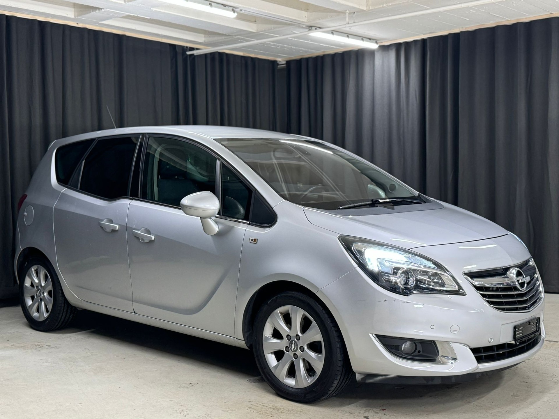 OPEL Meriva 1.4 Turbo Cosmo-image-1