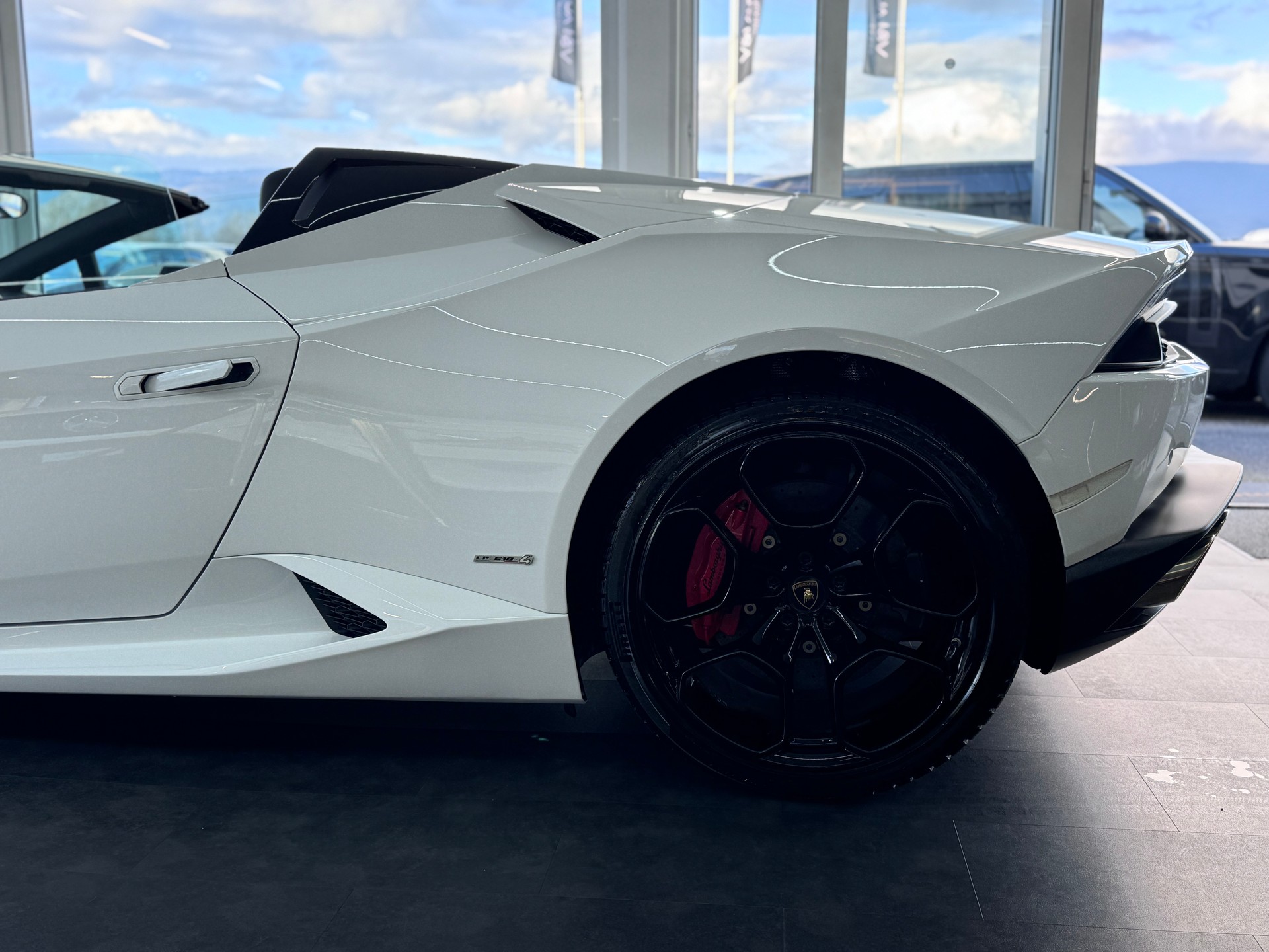 LAMBORGHINI Huracan LP610-4 Spyder DCT-image-9