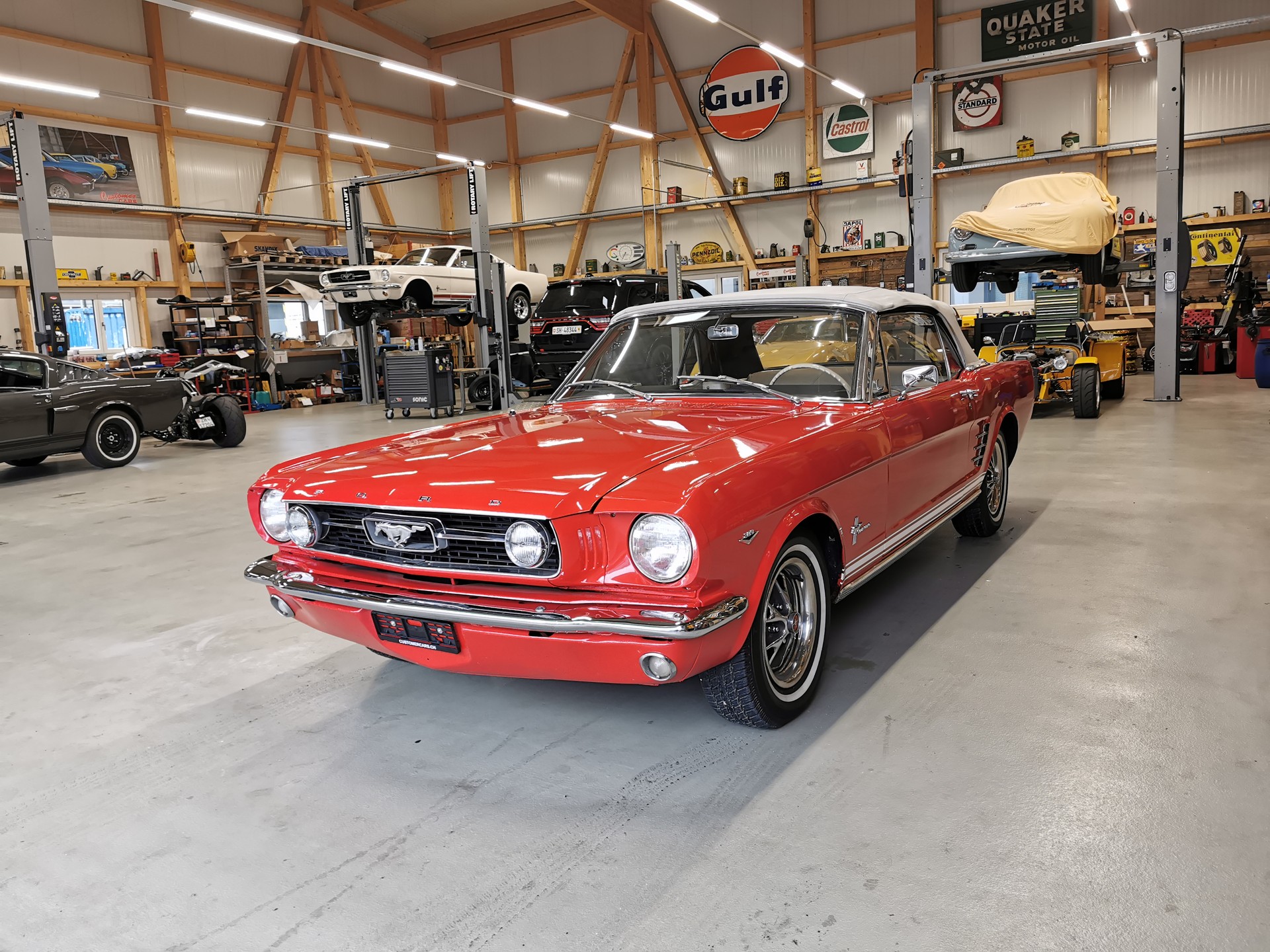 FORD Mustang Convertible-image-3