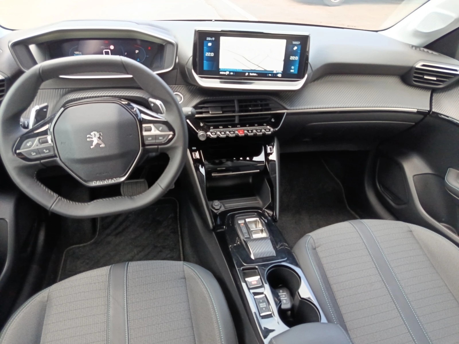PEUGEOT 2008 1.2 PureTech Allure Pack EAT8-image-5
