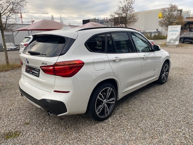 BMW X1 25d xDrive SAG-showroom-element-3