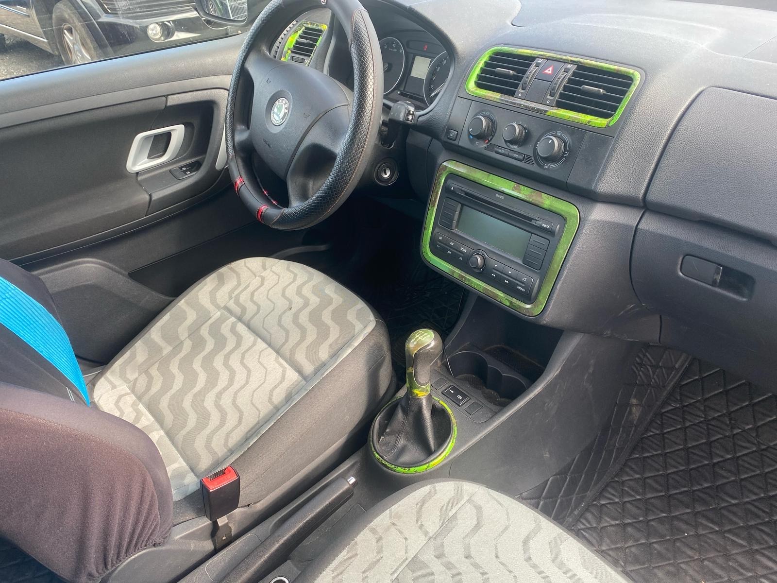 SKODA Fabia 1.4 Elegance-image-10