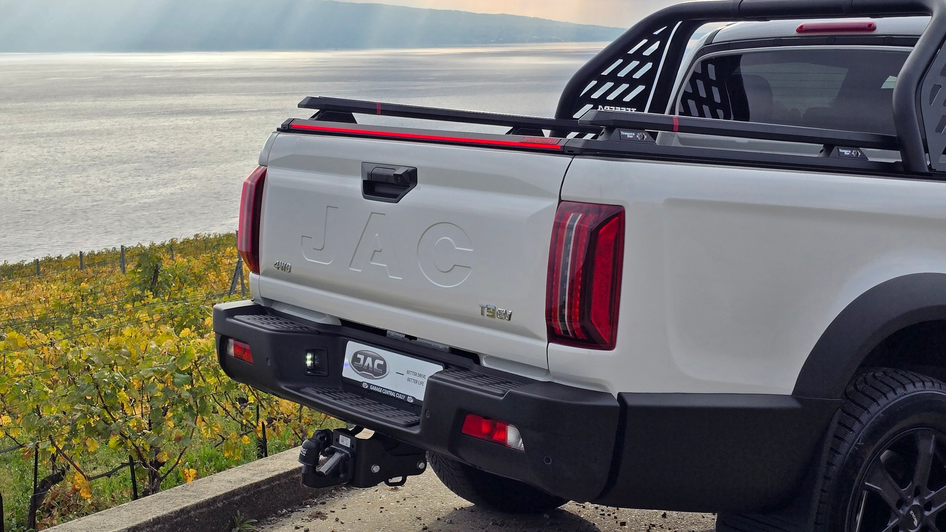 JAC Luxury-image-7