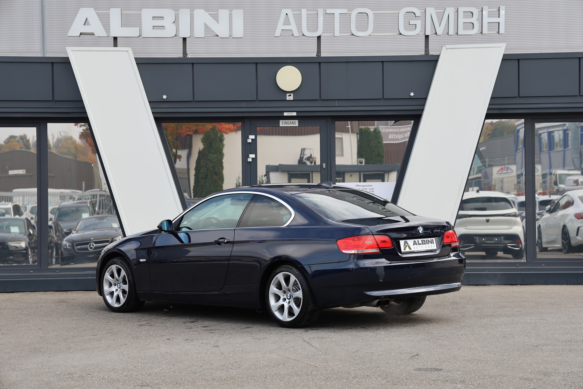 BMW 330i xDrive Coupé-image-3