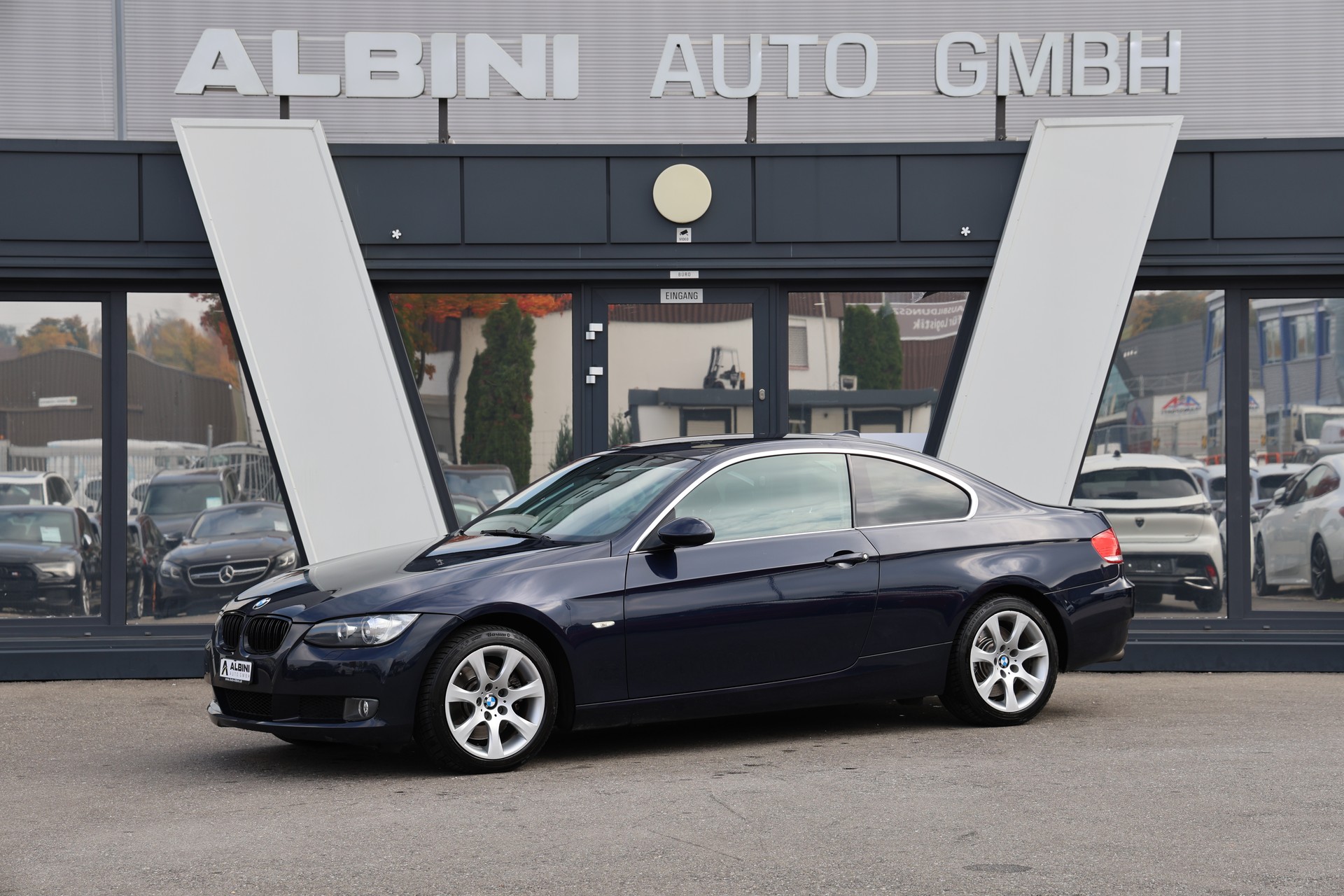 BMW 330i xDrive Coupé-image-0