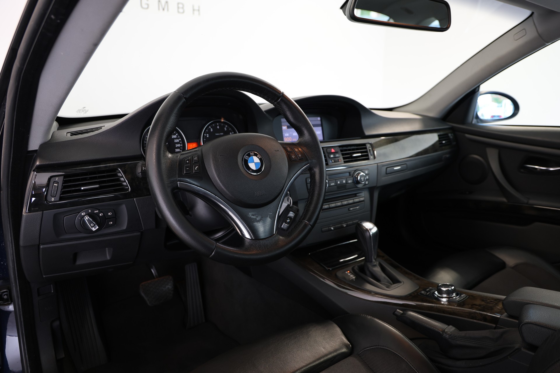 BMW 330i xDrive Coupé-image-7