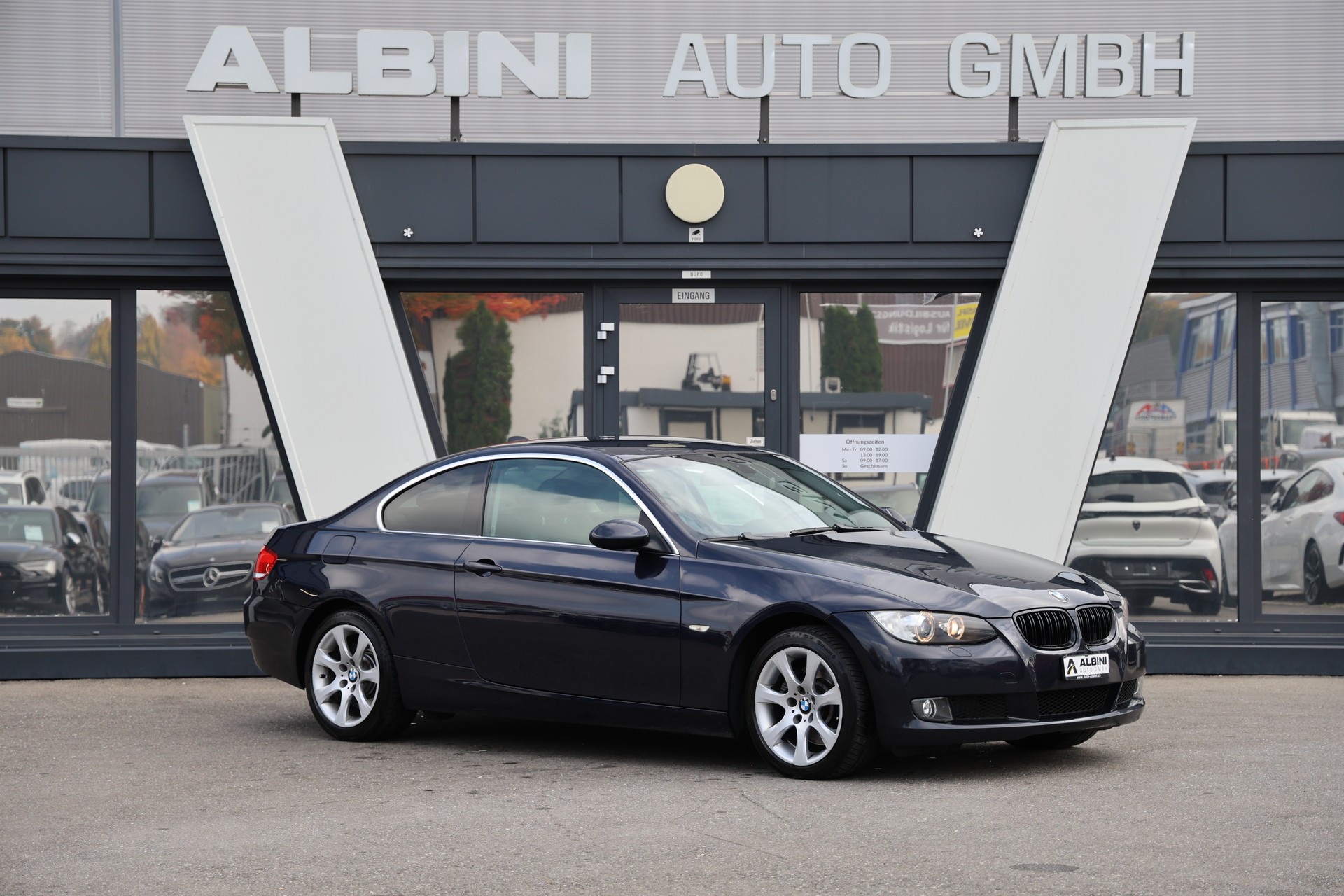 BMW 330i xDrive Coupé-image-1