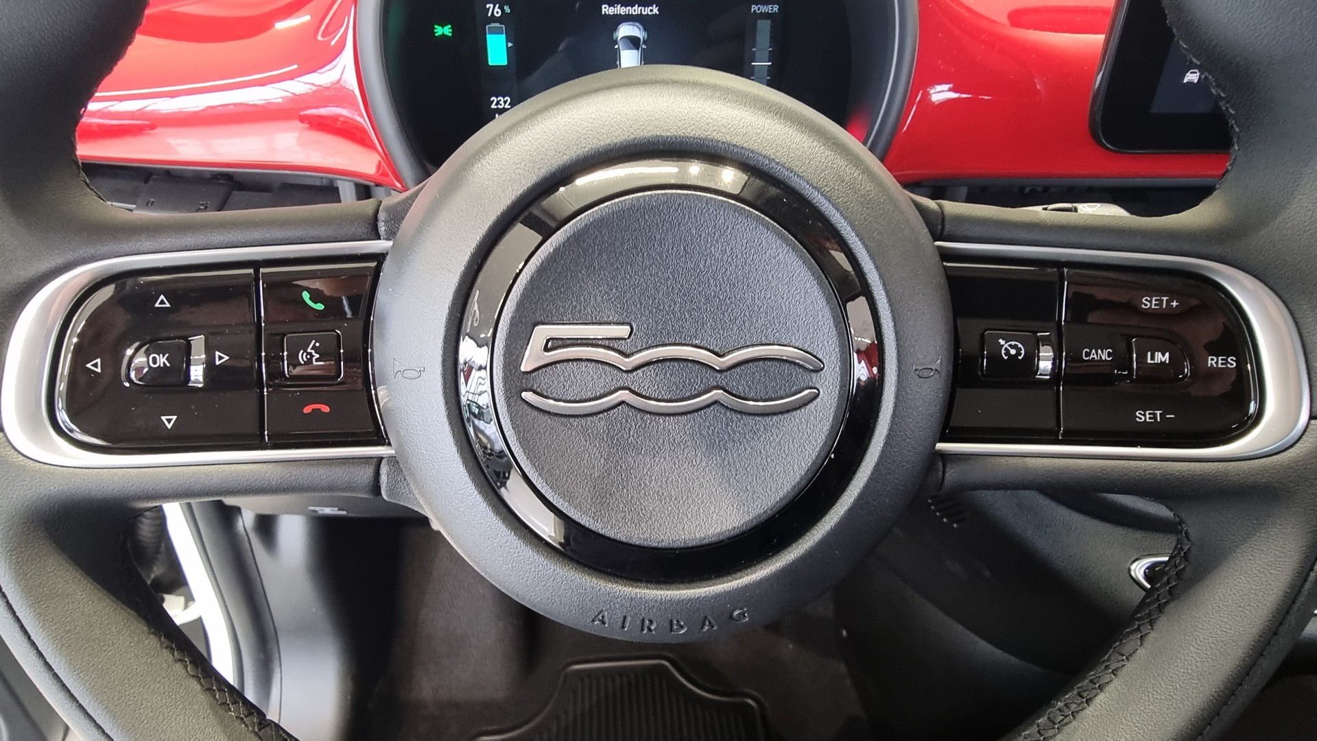 FIAT 500 Red electric 42 KWh 118 PS-image-9
