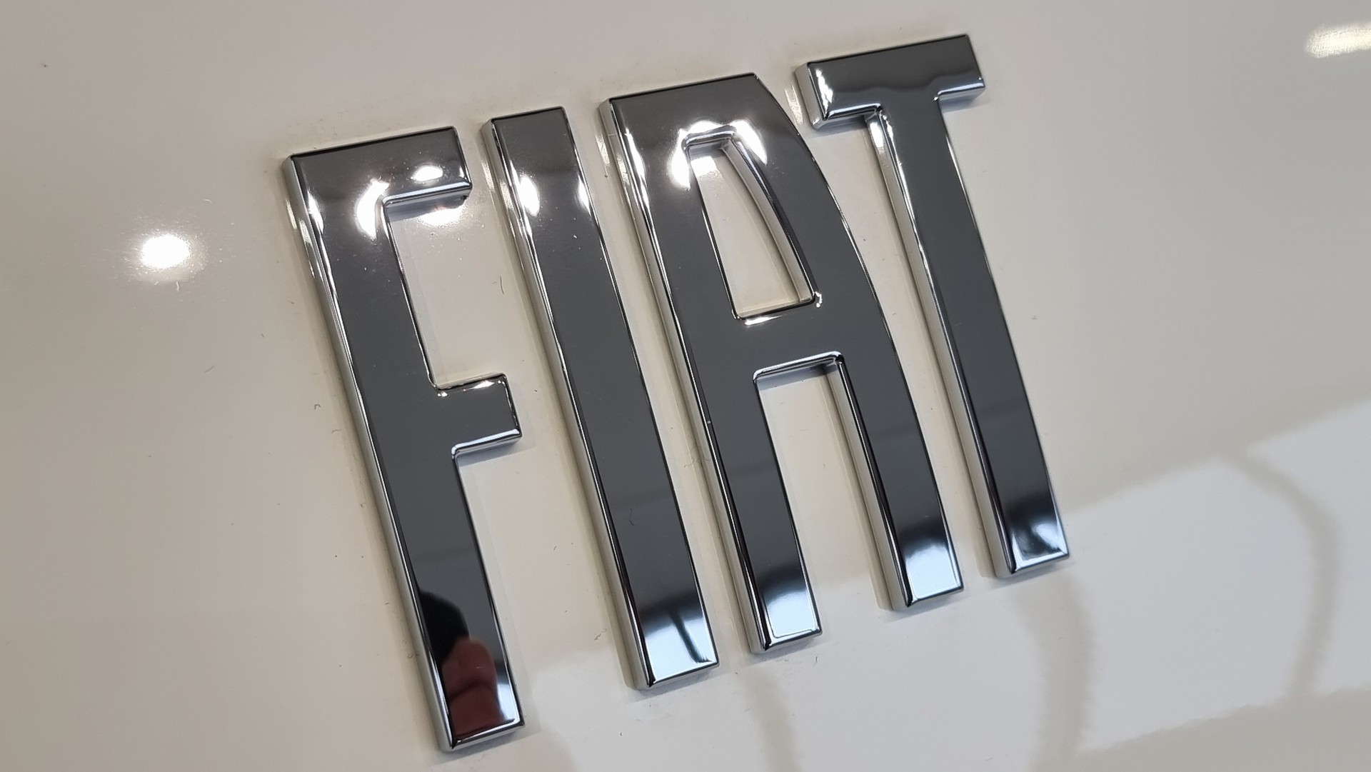 FIAT 500 Red electric 42 KWh 118 PS-image-17