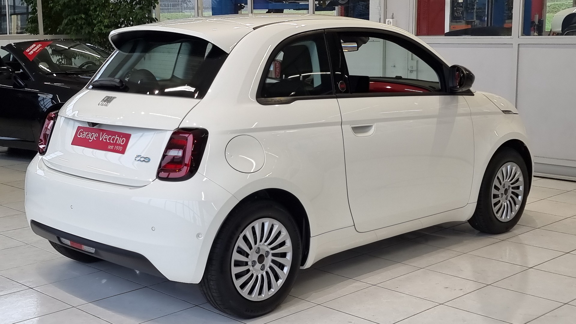 FIAT 500 Red electric 42 KWh 118 PS-image-4