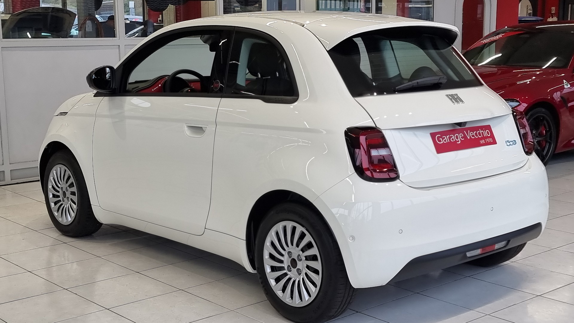 FIAT 500 Red electric 42 KWh 118 PS-image-3