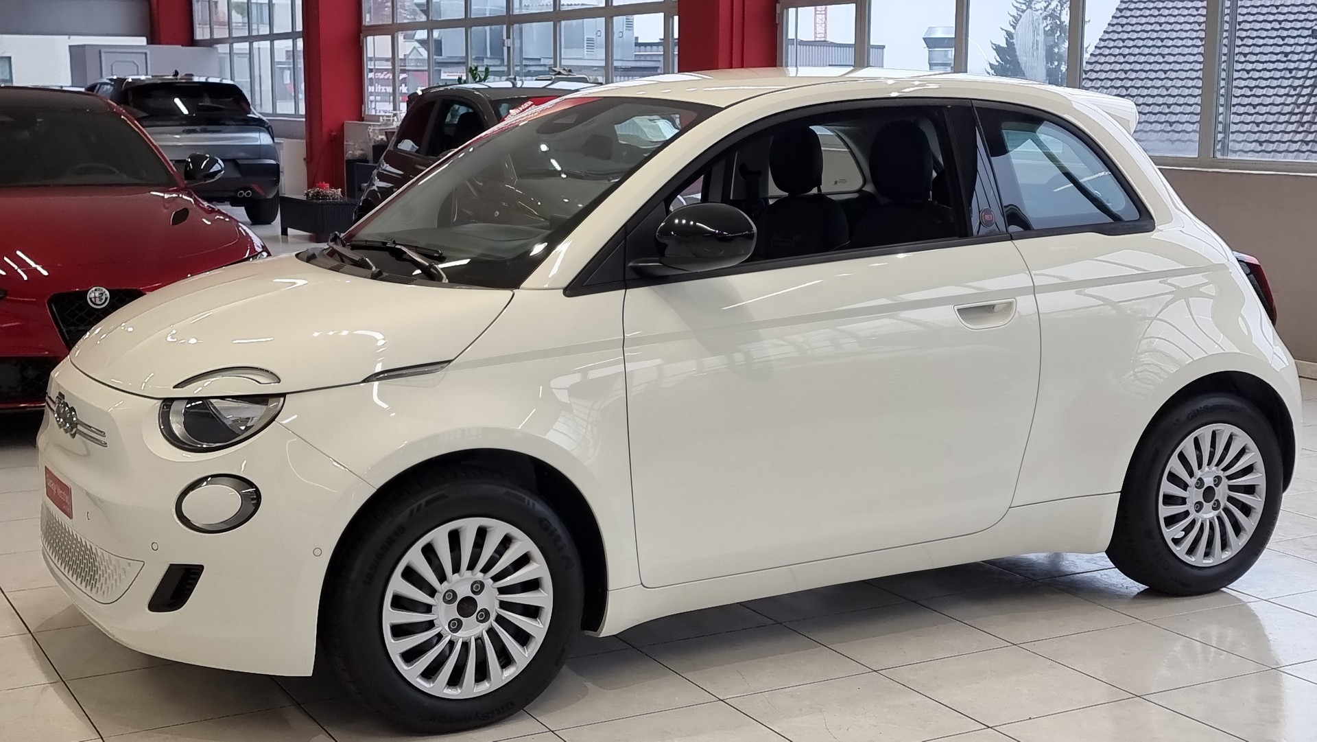FIAT 500 Red electric 42 KWh 118 PS-image-1