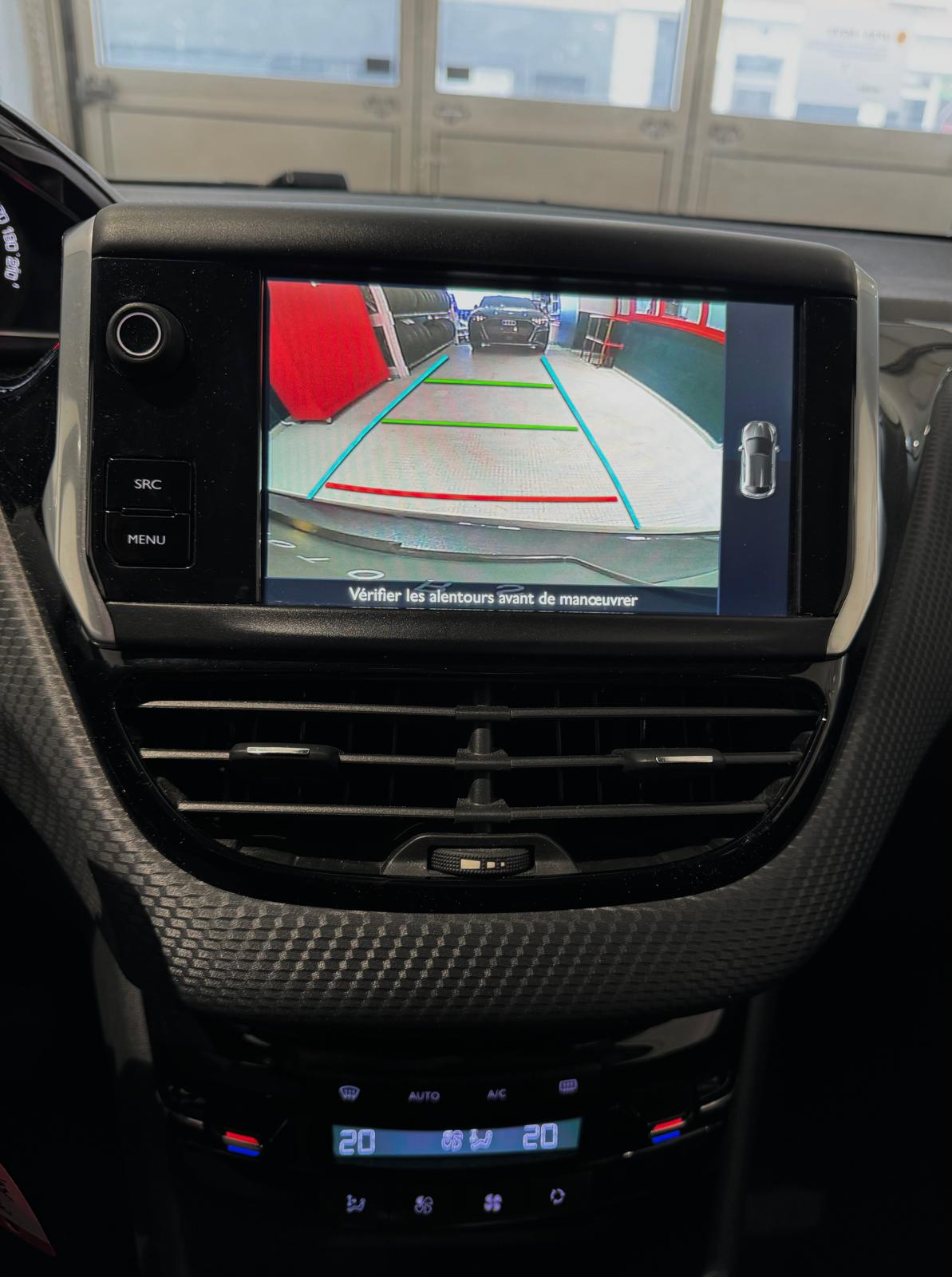 PEUGEOT 208 1.2 PureTech Allure EAT6-image-7