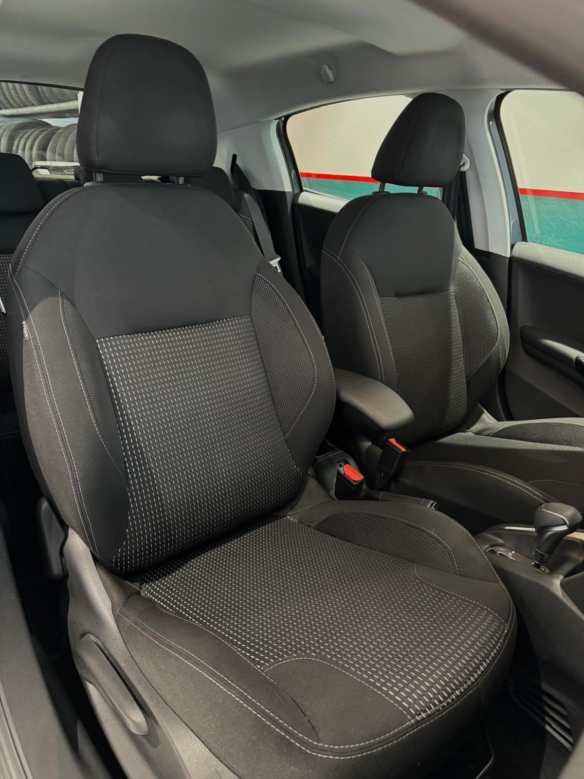 PEUGEOT 208 1.2 PureTech Allure EAT6-image-12