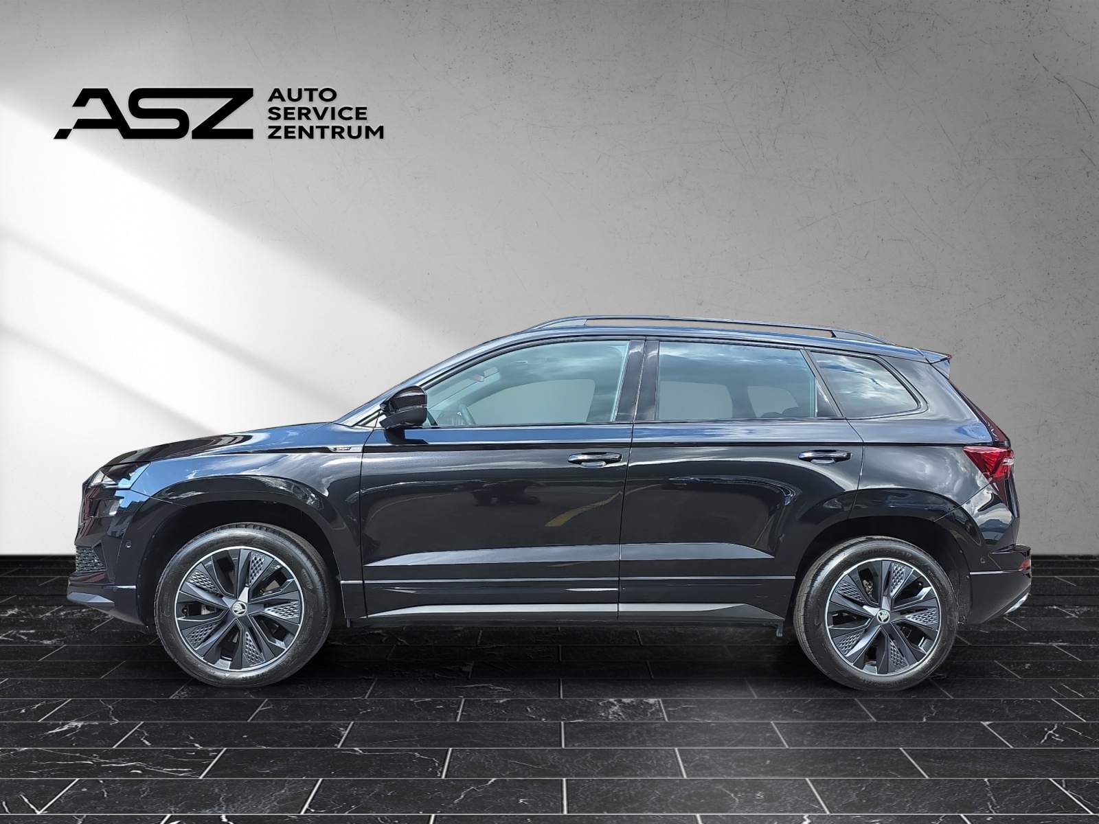 SKODA Karoq 1.5 TSI SportLine DSG-image-1